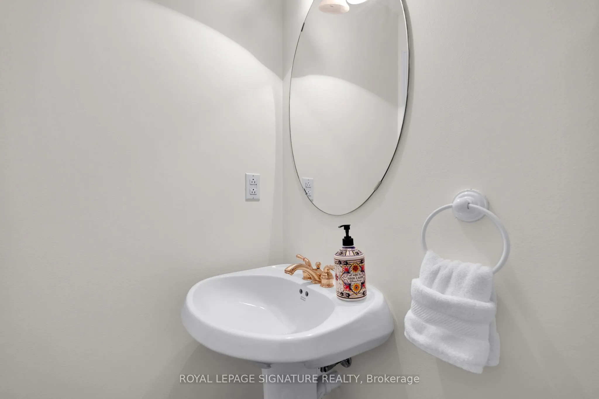 104 Pleasant Boulevard #11