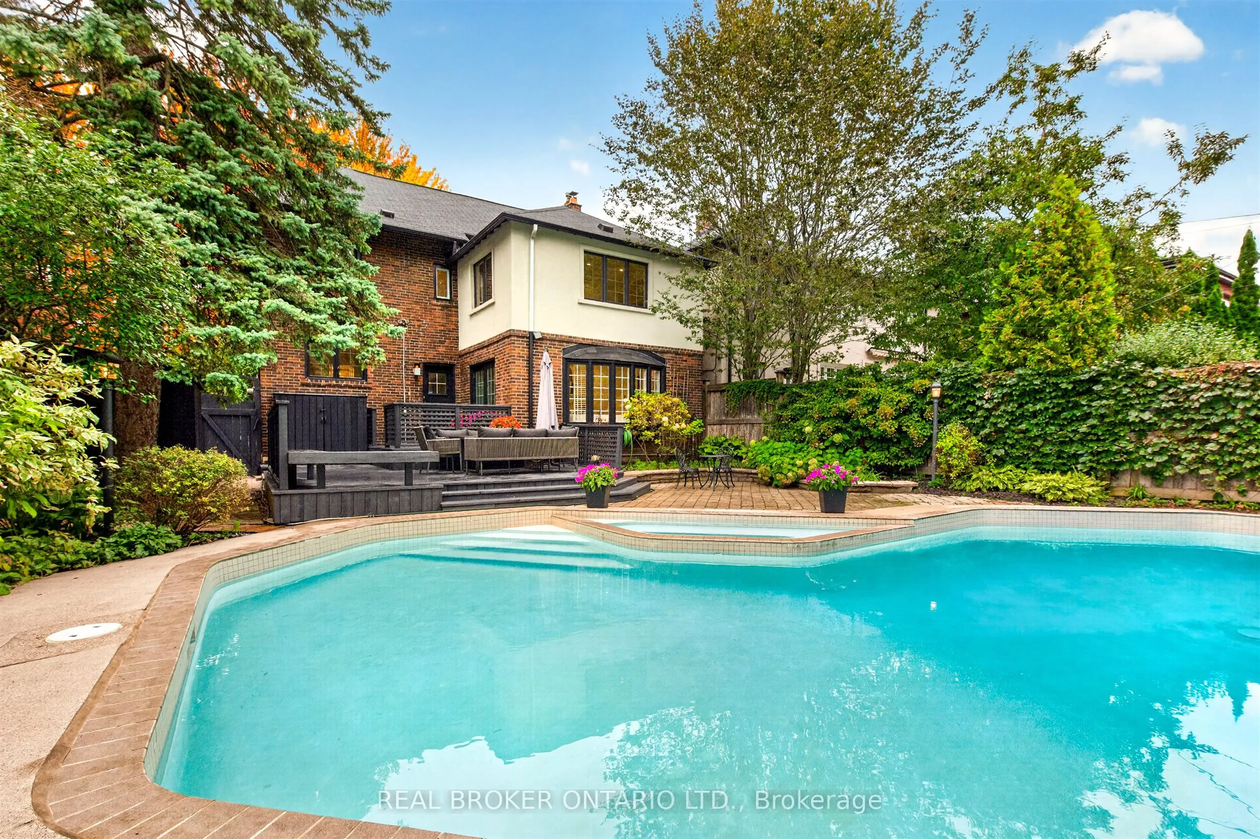 69 Chaplin Crescent