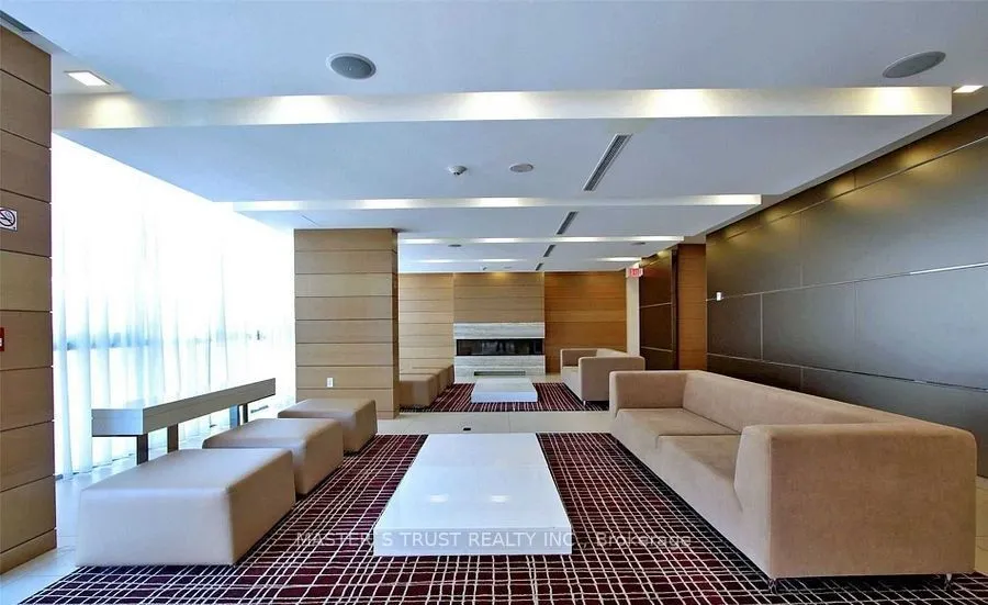39 Queens Quay E #731