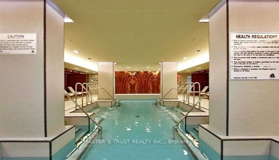 39 Queens Quay E #731