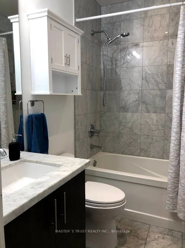 39 Queens Quay E #731