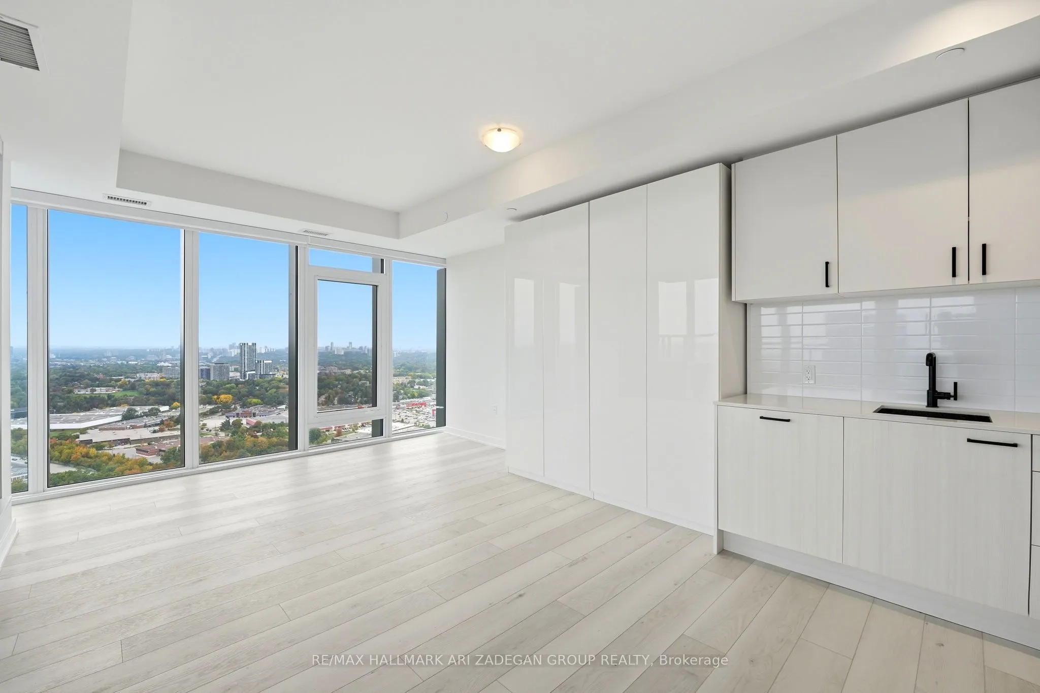 1 Quarrington Lane #3807