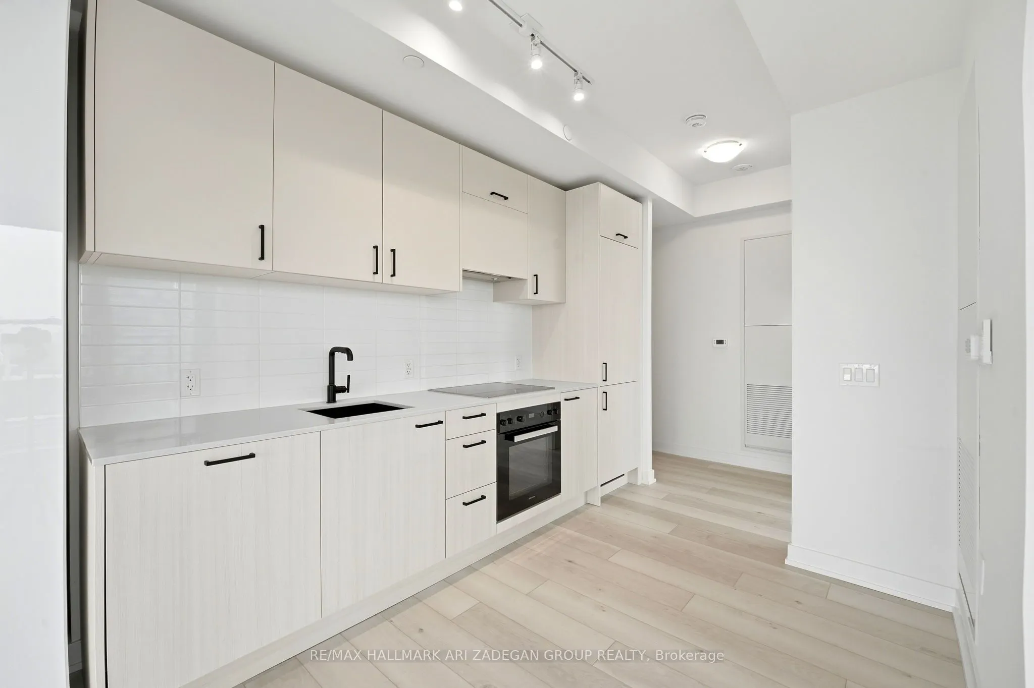 1 Quarrington Lane #3807
