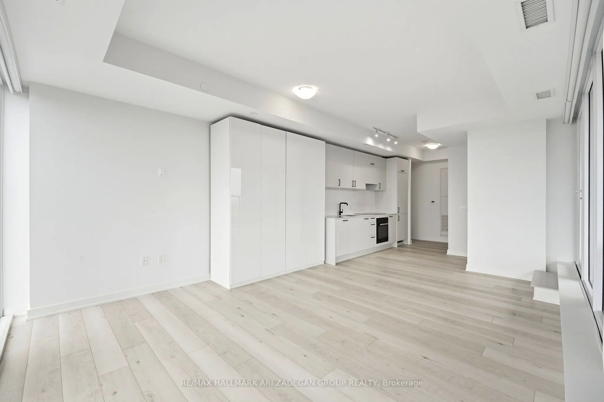 1 Quarrington Lane #3807