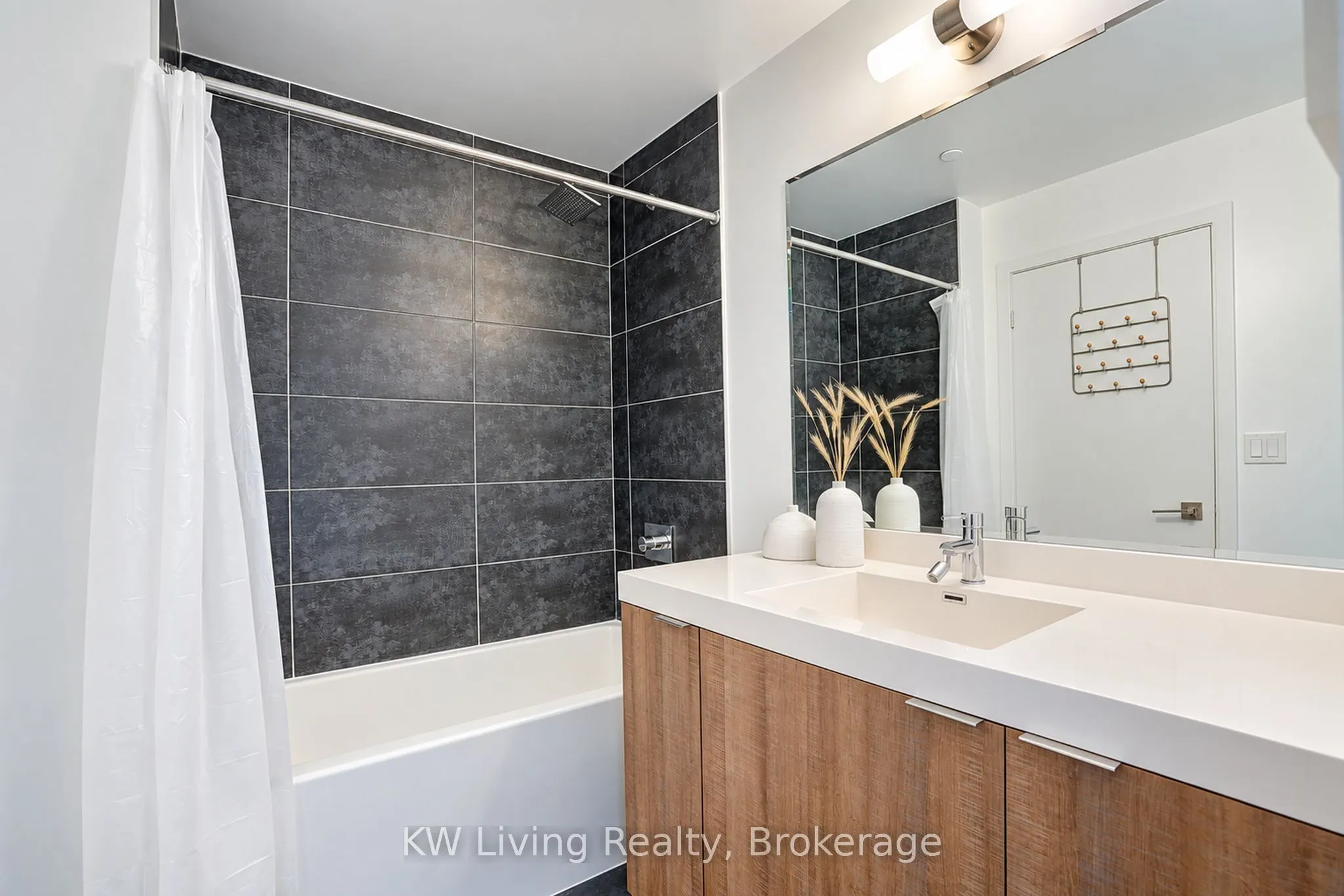 621 Sheppard Avenue E #220
