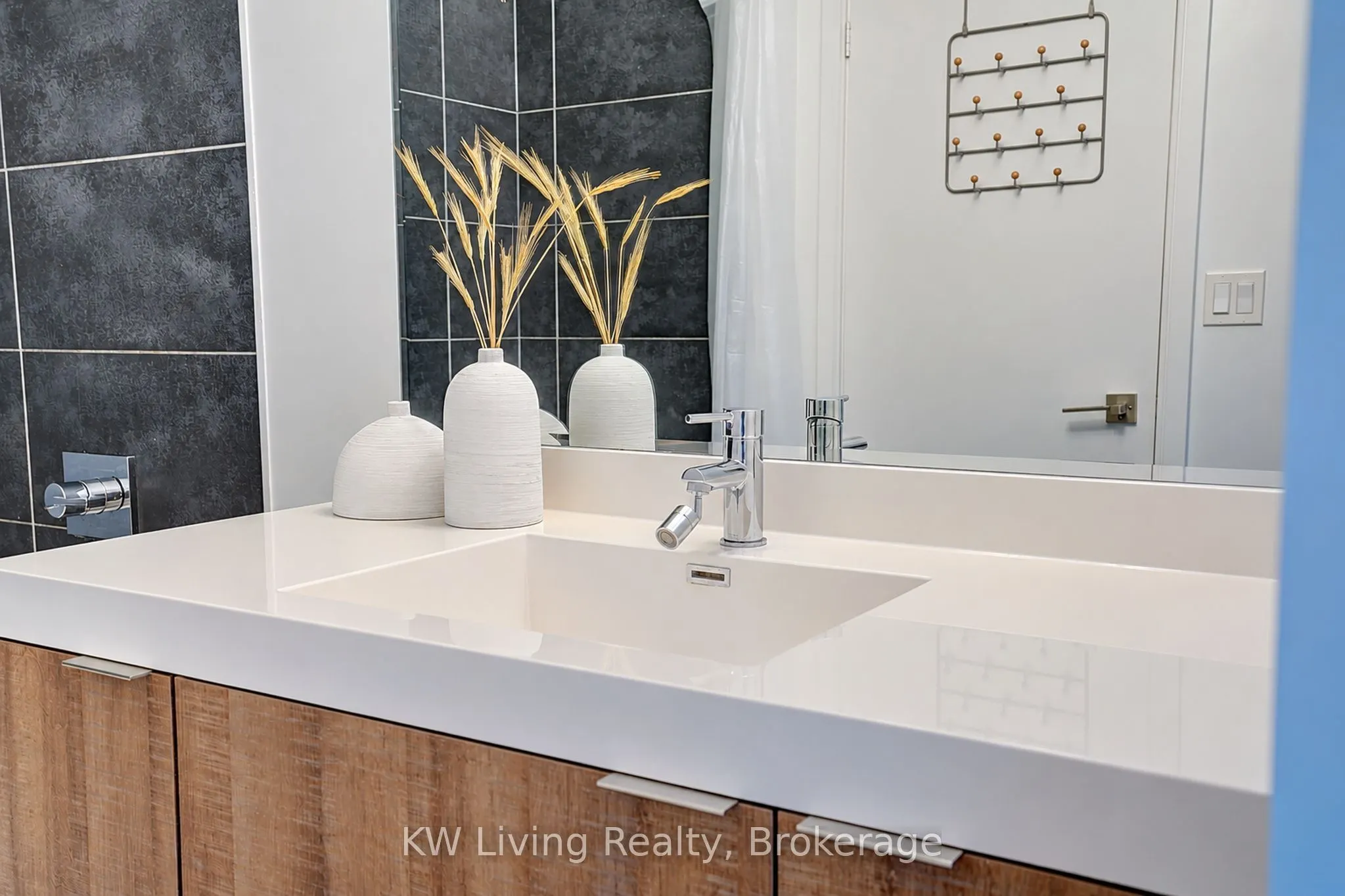 621 Sheppard Avenue E #220