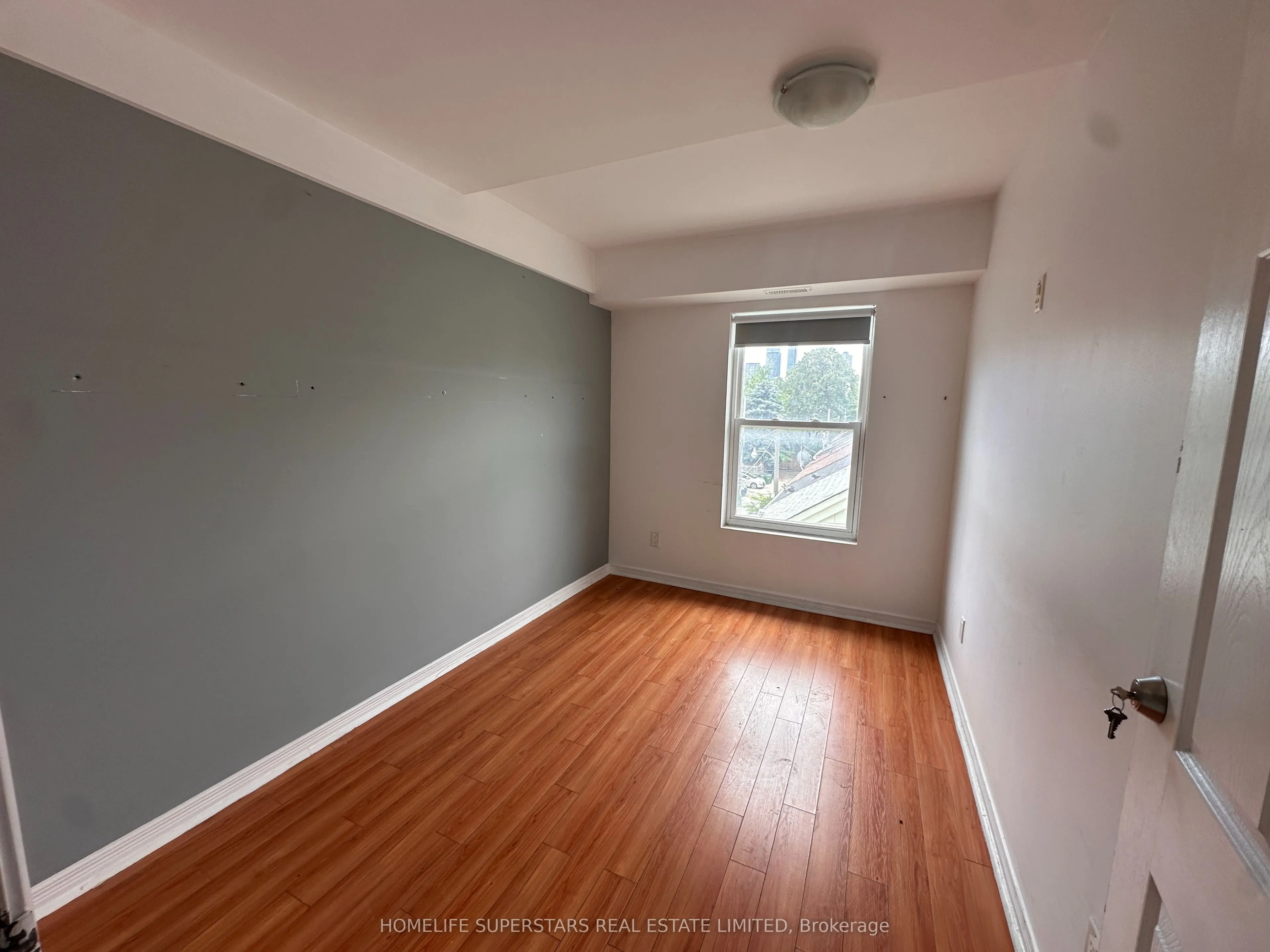 38 Kensington Place #204