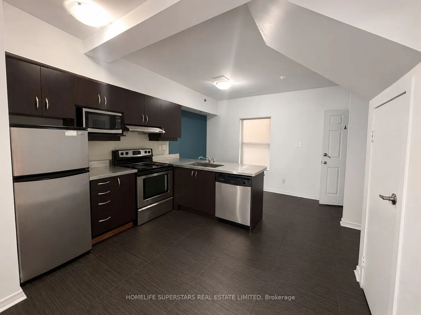 38 Kensington Place #204