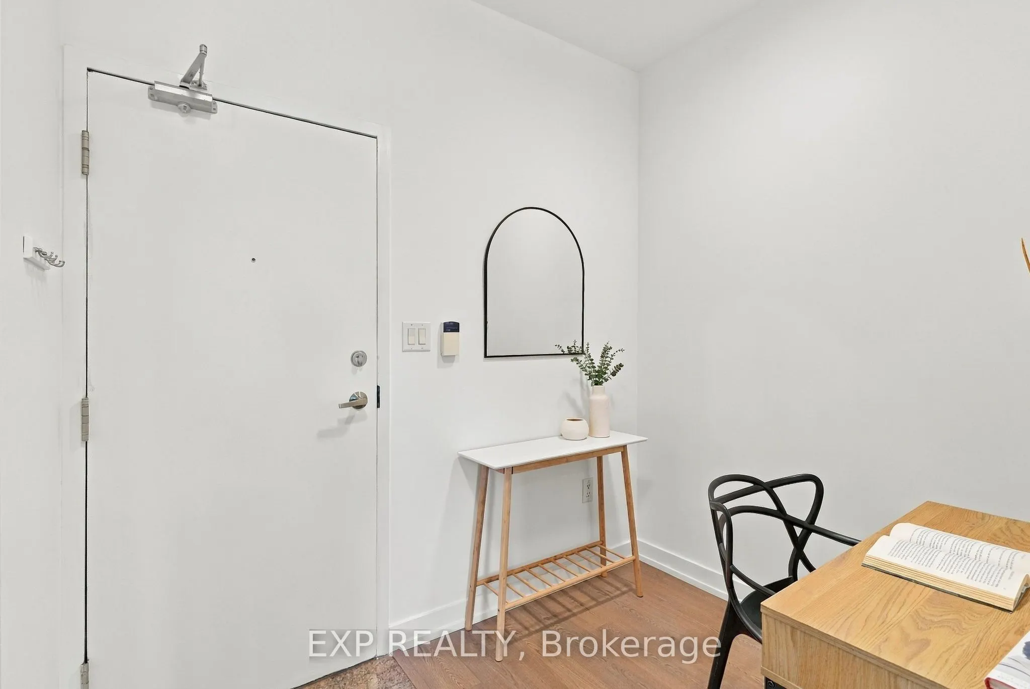 9 Spadina Avenue #301