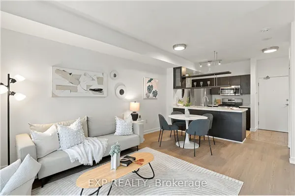 9 Spadina Avenue #301