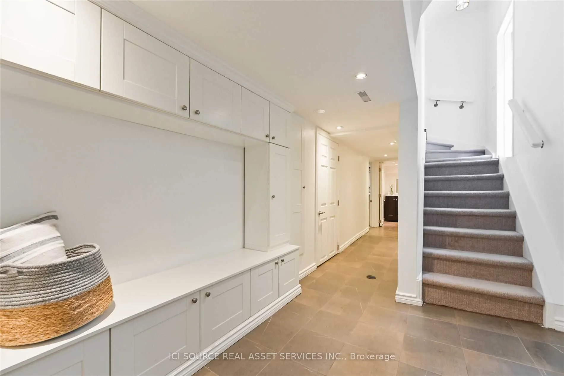 25 Mann Avenue #Lower