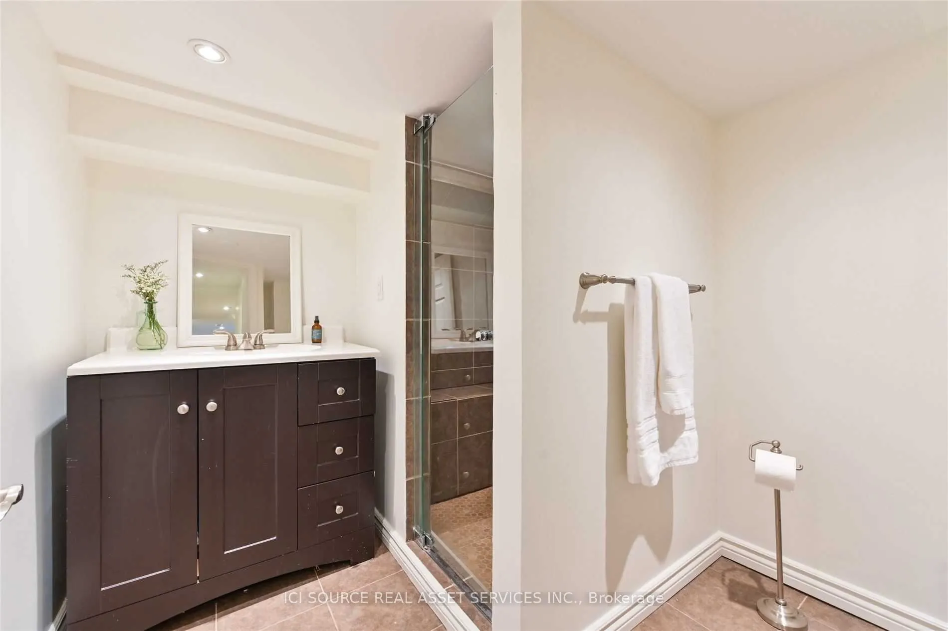 25 Mann Avenue #Lower