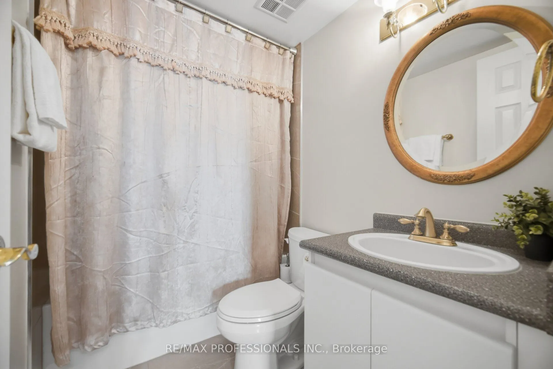 228 St George Street #10