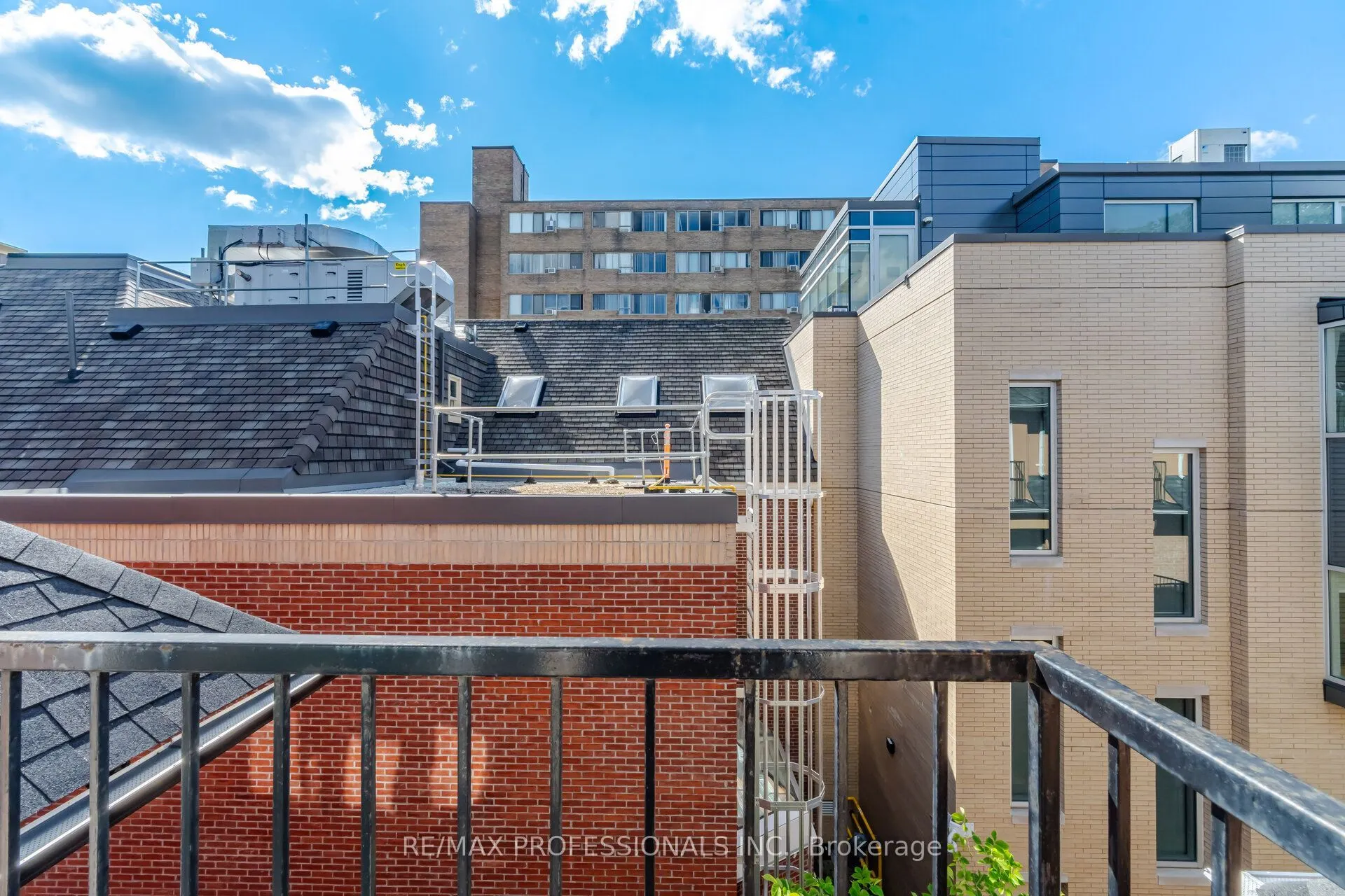 228 St George Street #10