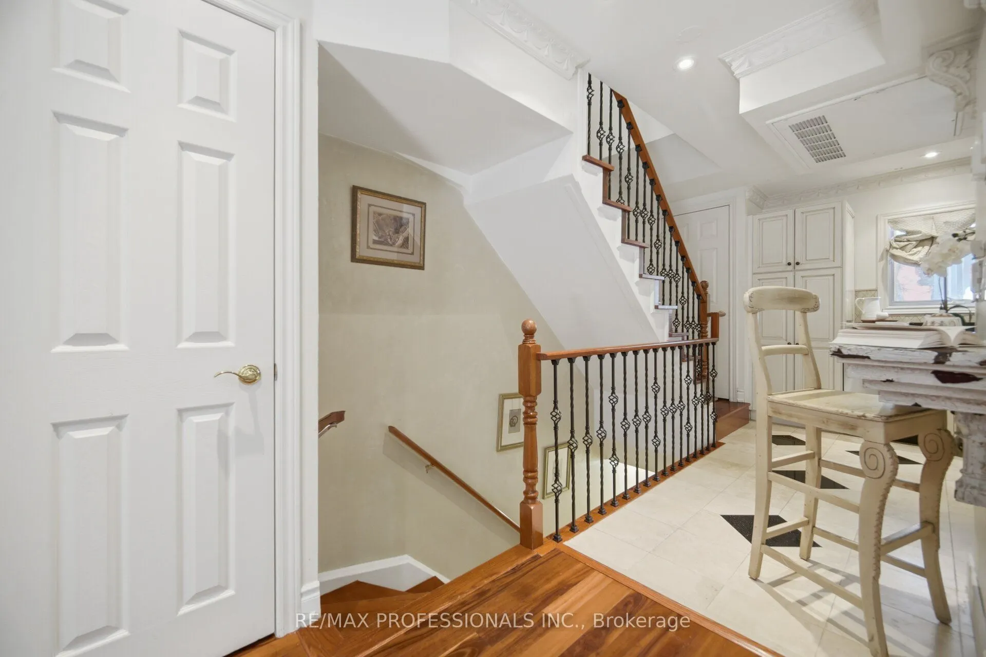 228 St George Street #10
