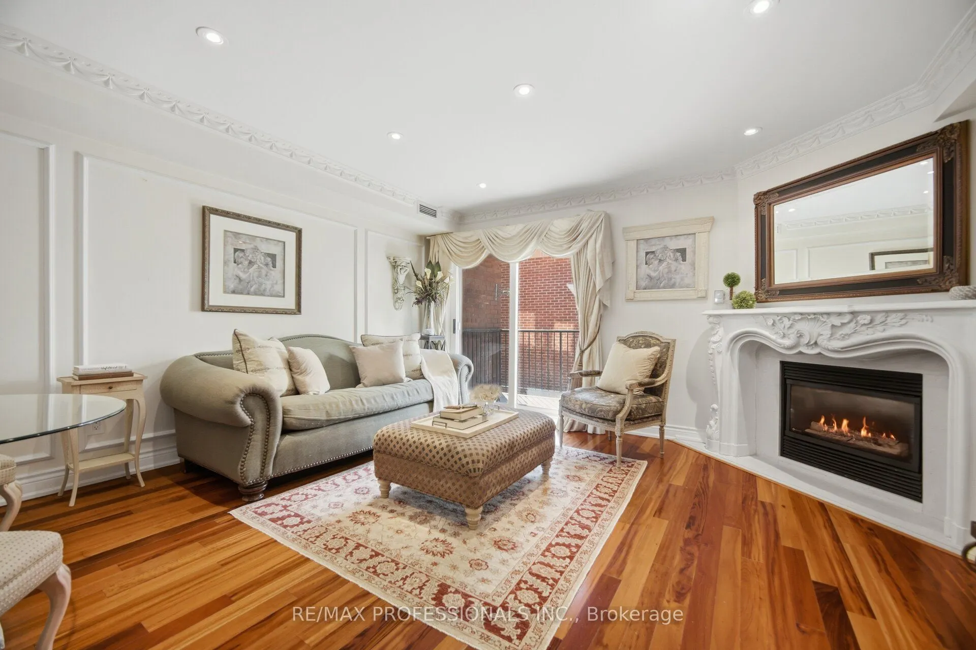 228 St George Street #10