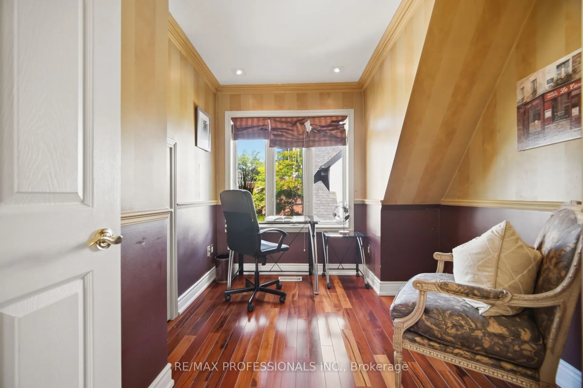 228 St George Street #10