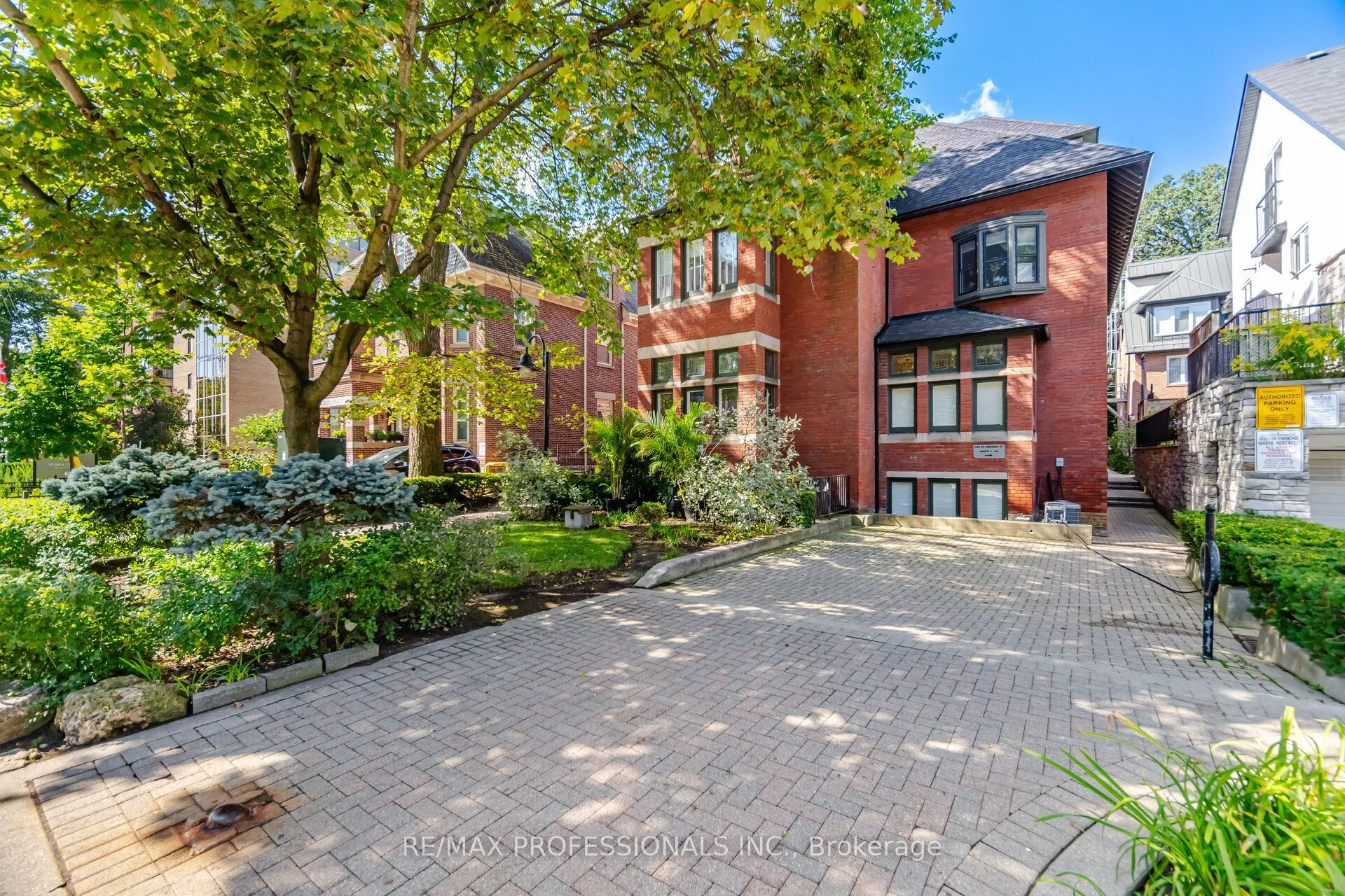 228 St George Street #10