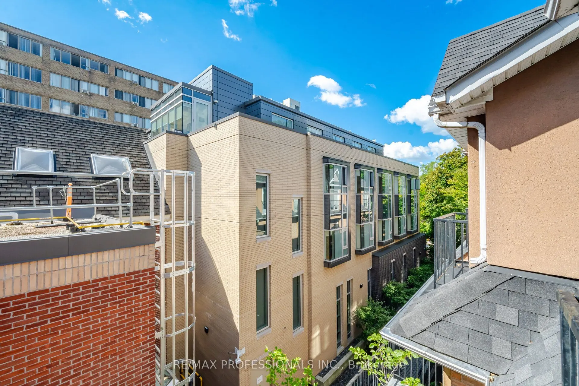 228 St George Street #10