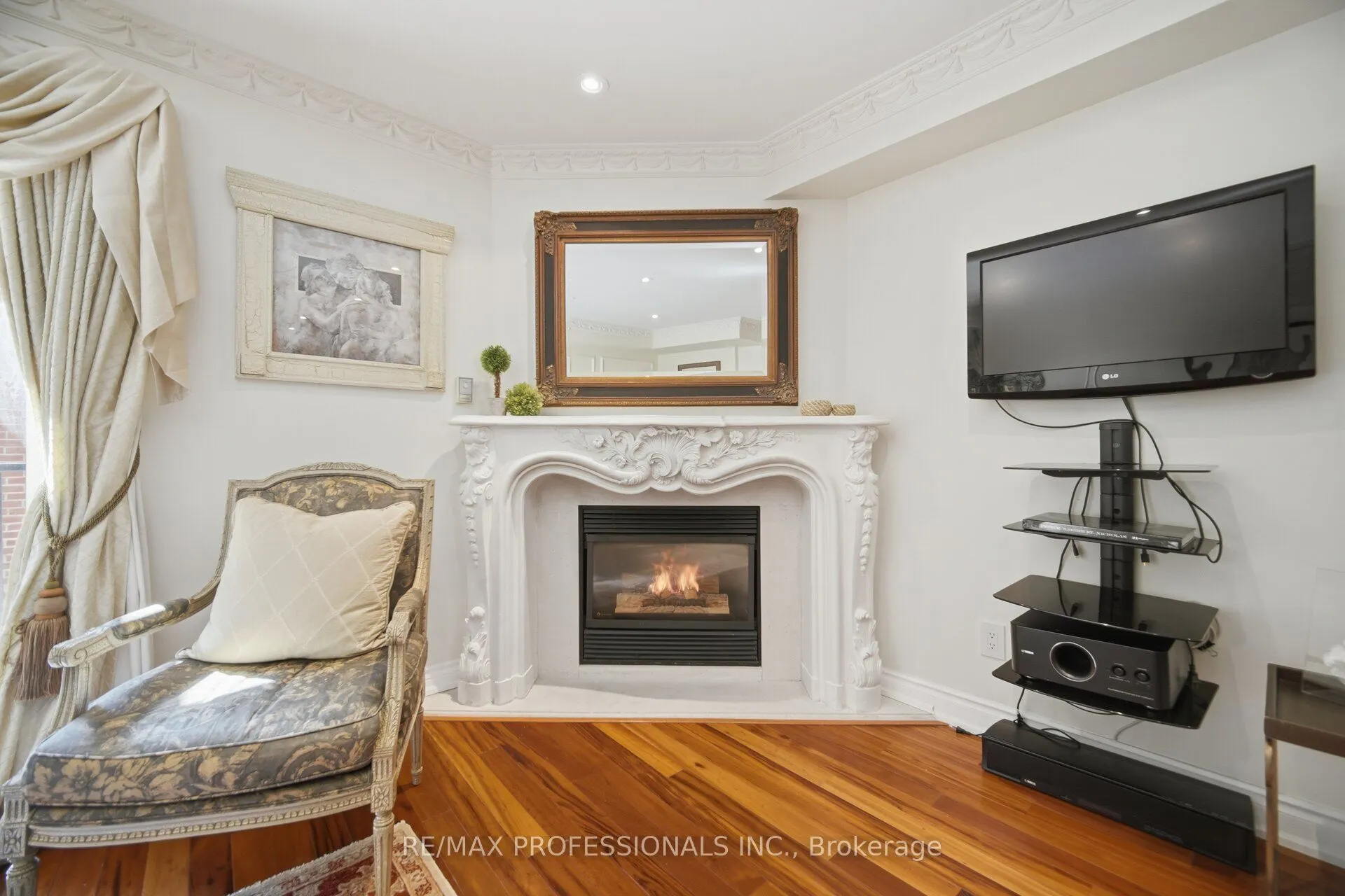 228 St George Street #10