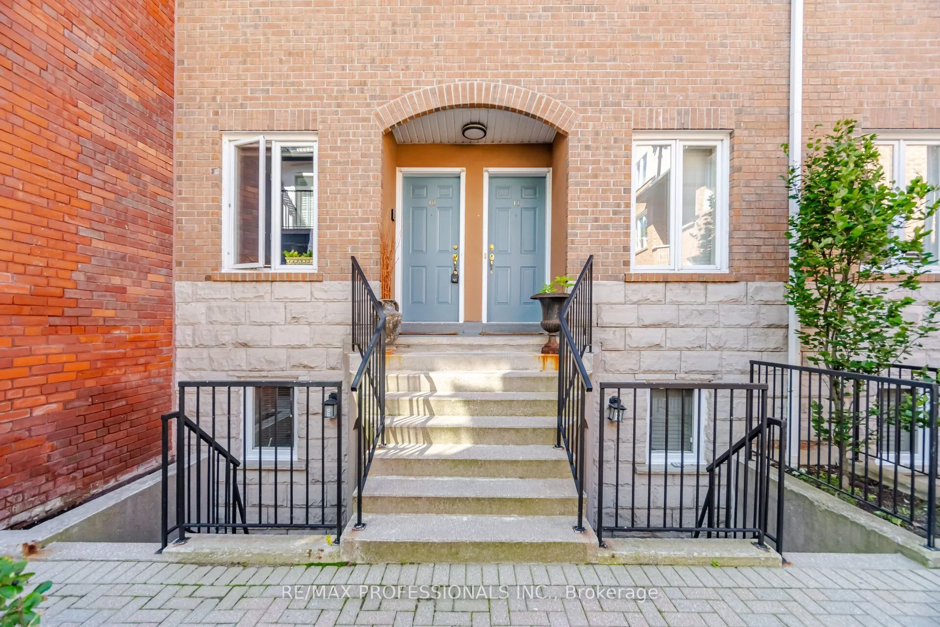 228 St George Street #10