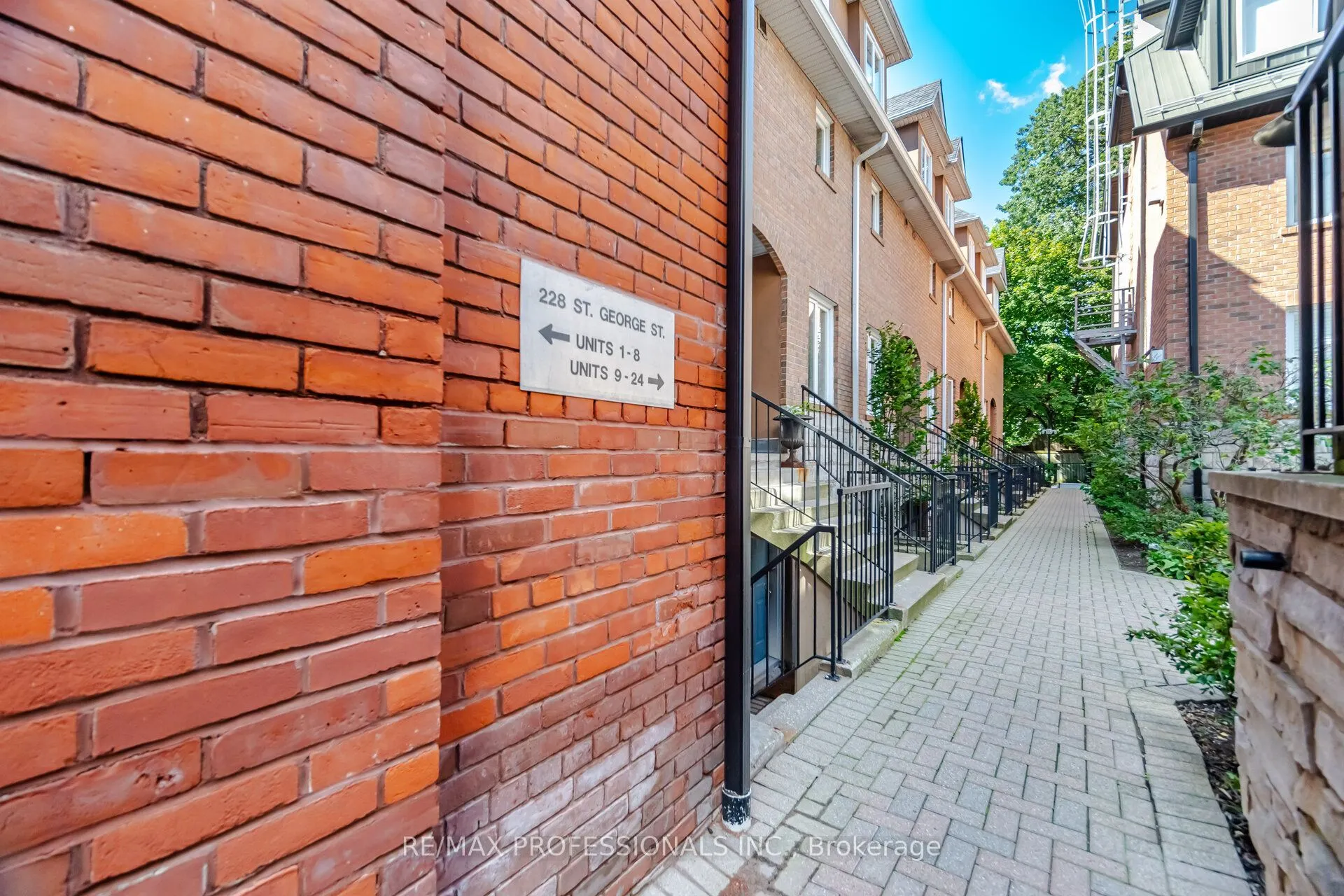 228 St George Street #10