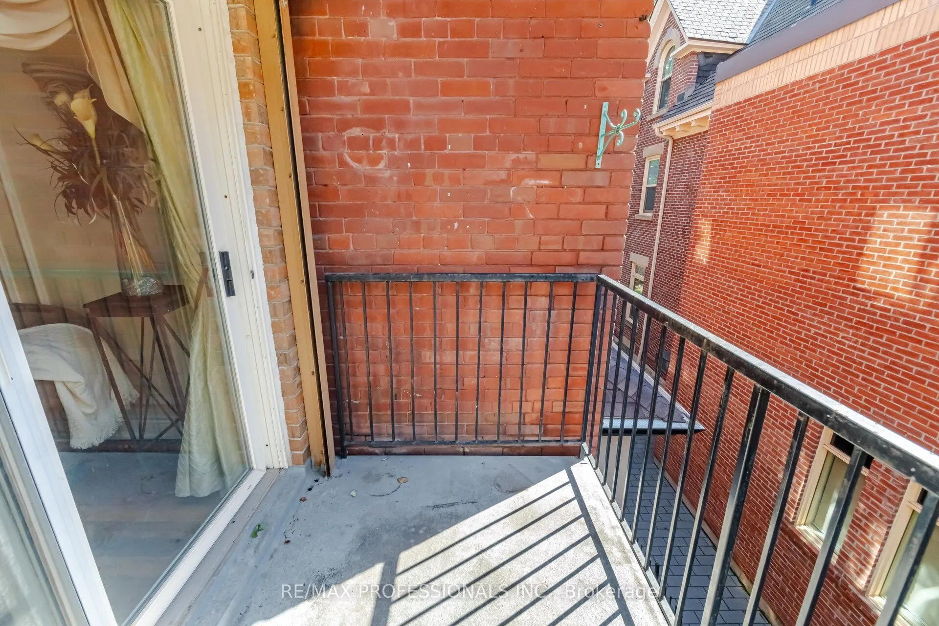 228 St George Street #10