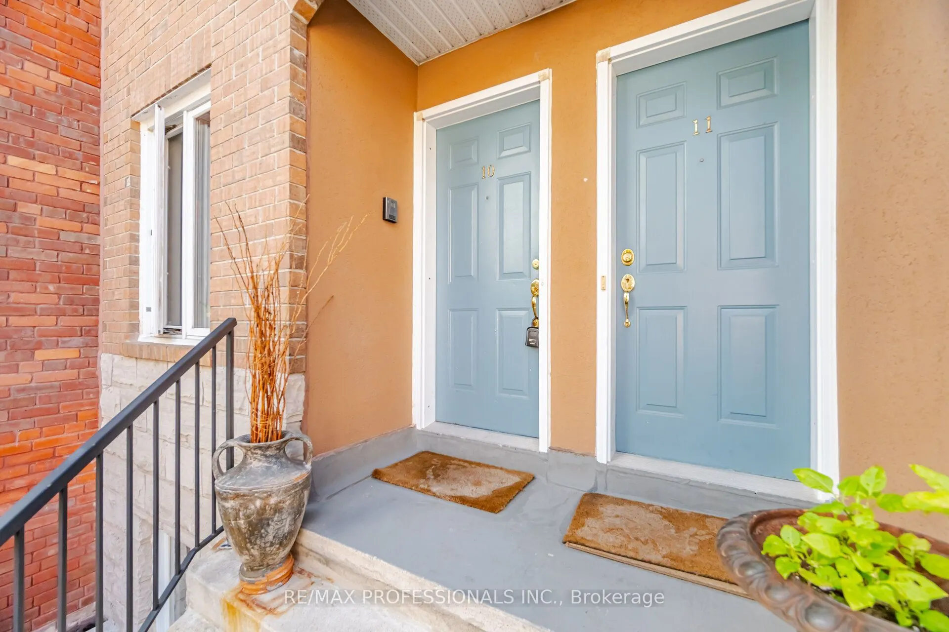 228 St George Street #10