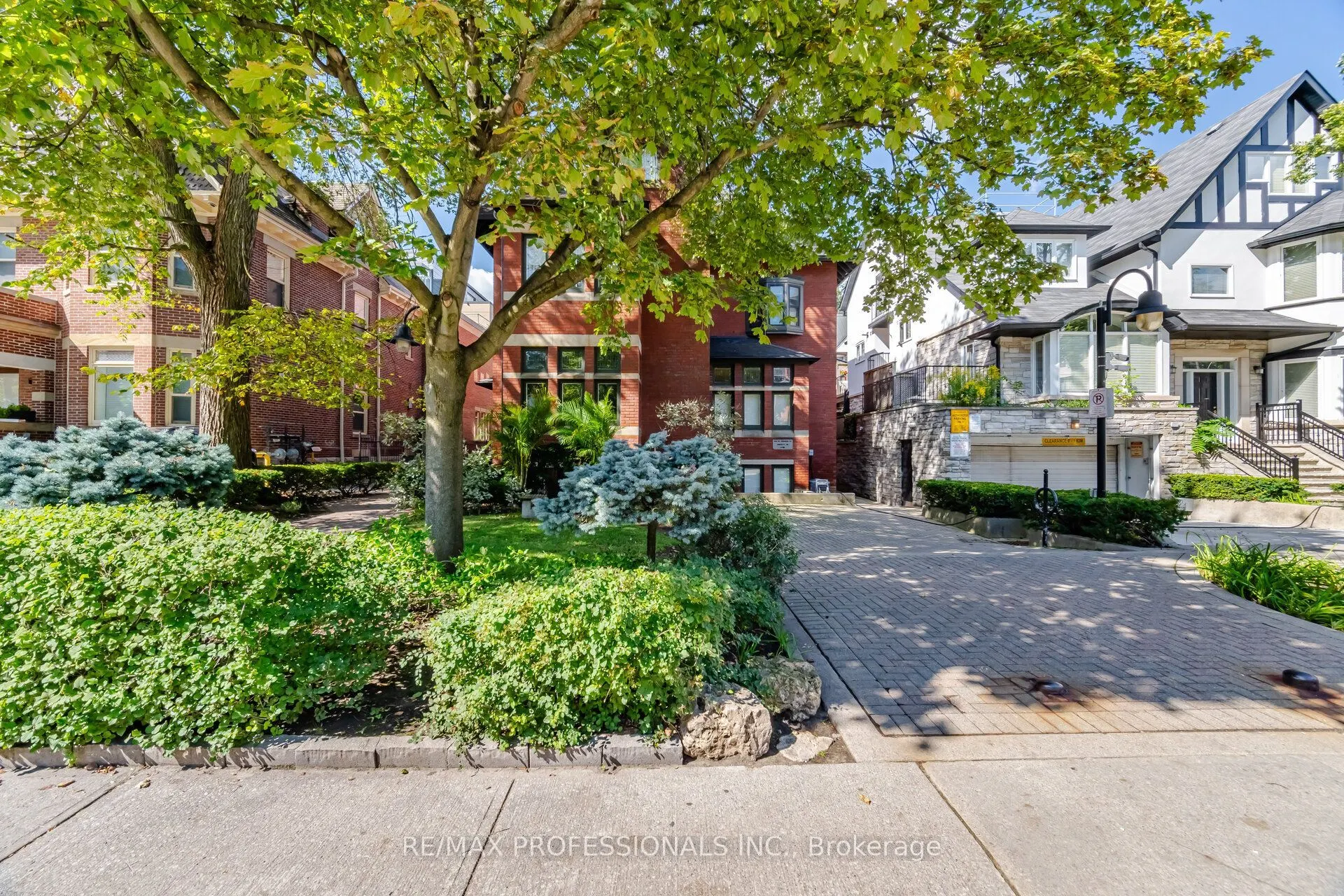 228 St George Street #10
