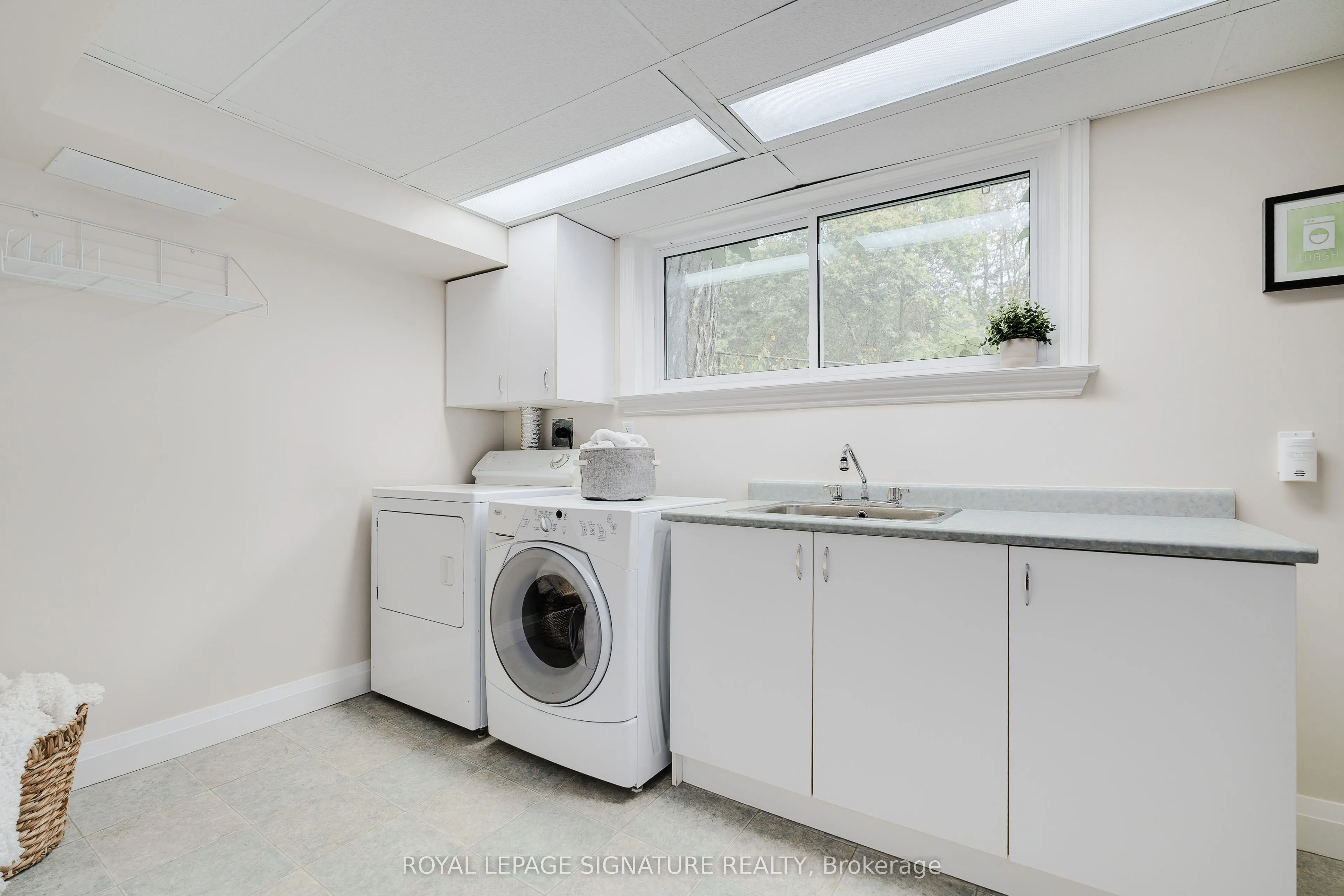 11 Bellbury Crescent