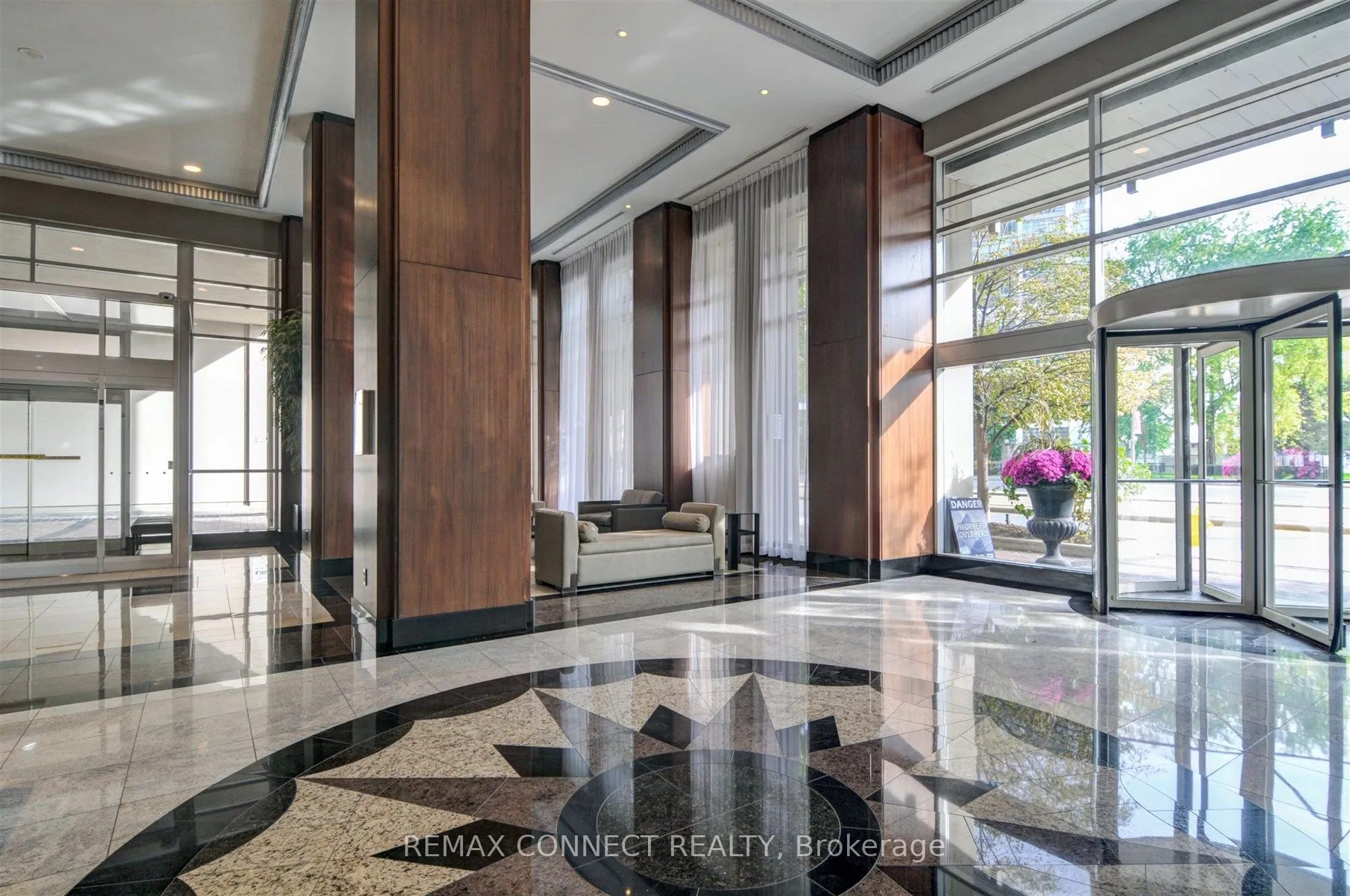 628 Fleet Street #PH1
