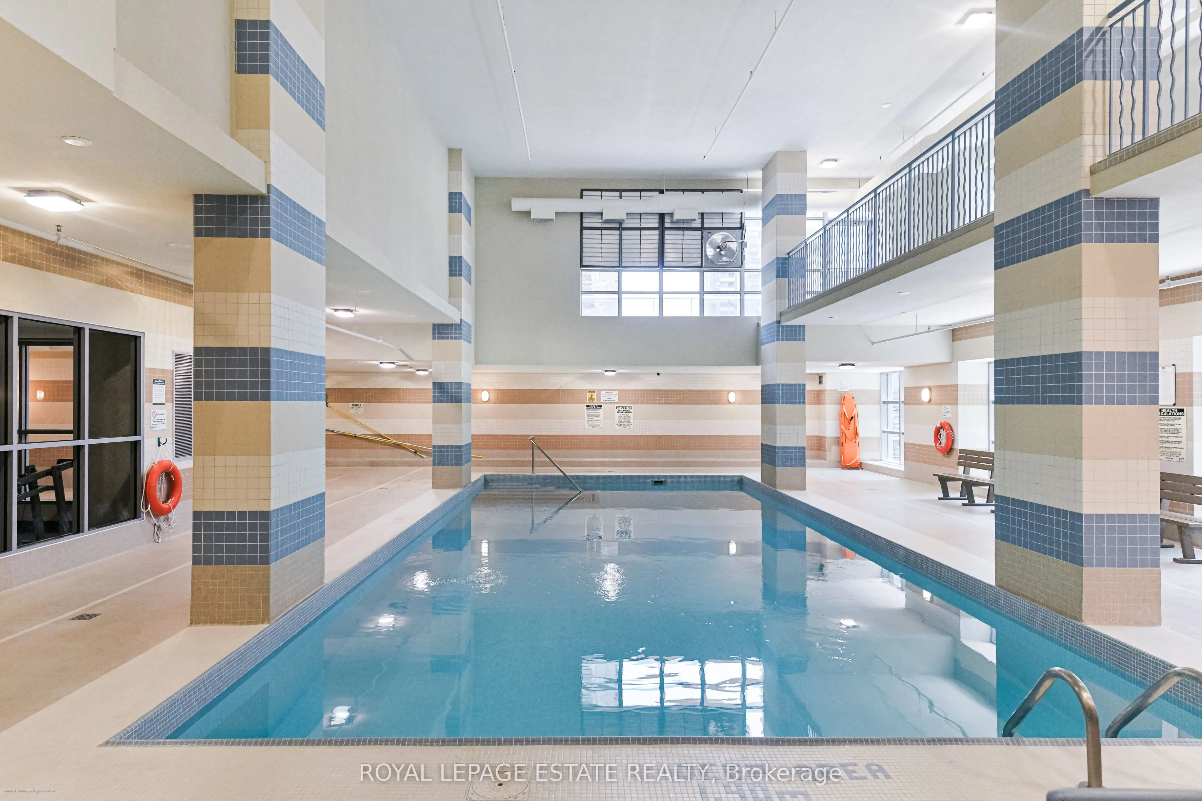 4978 Yonge Street #808