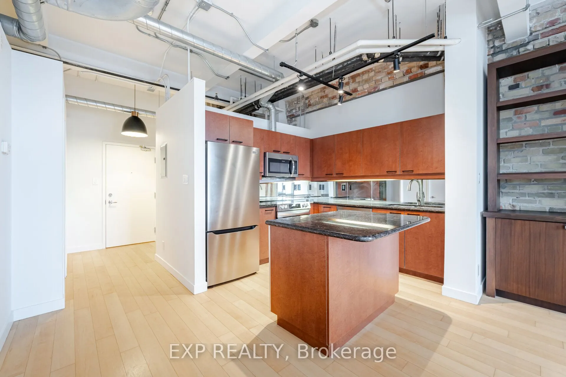 955 Queen Street W #513