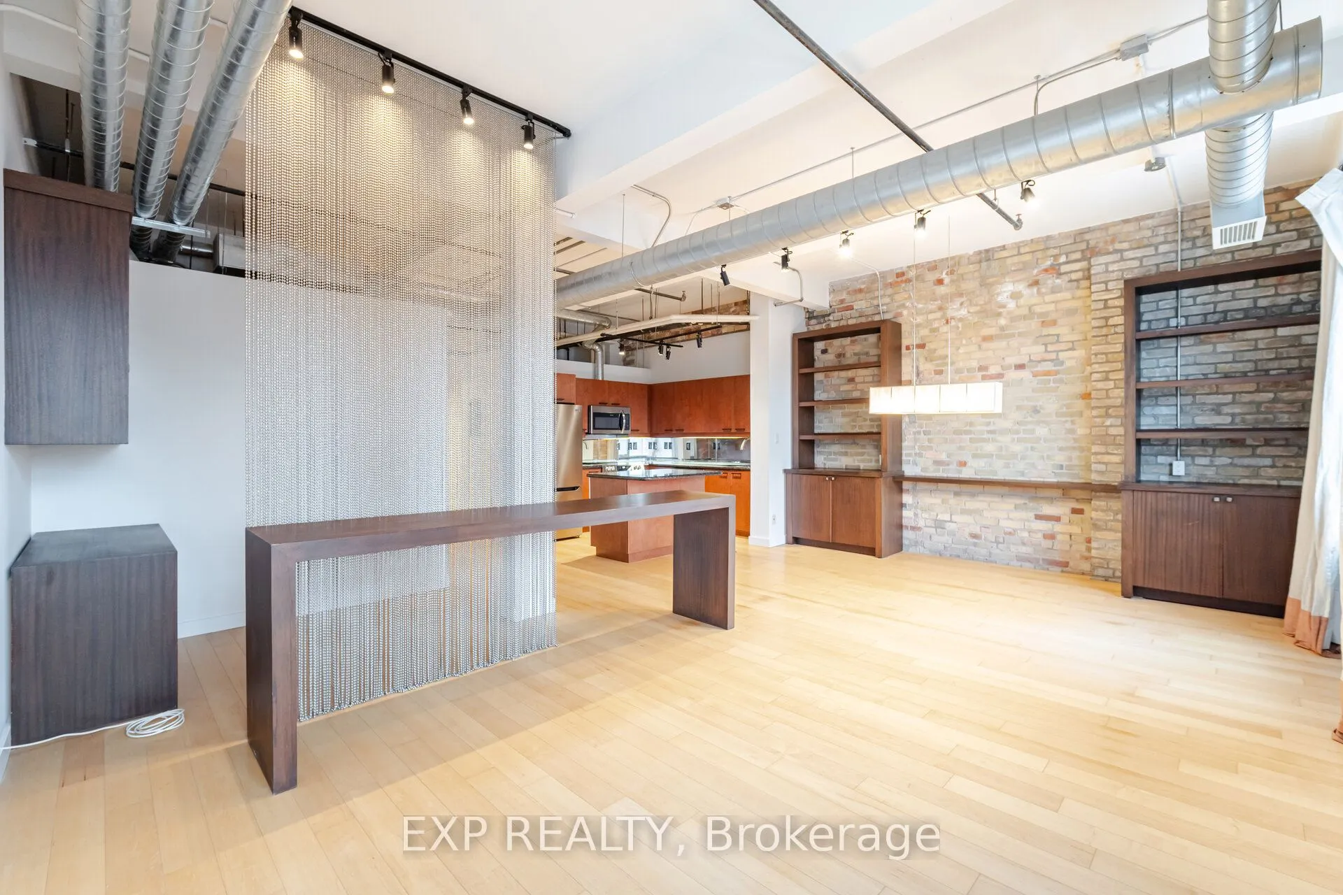 955 Queen Street W #513