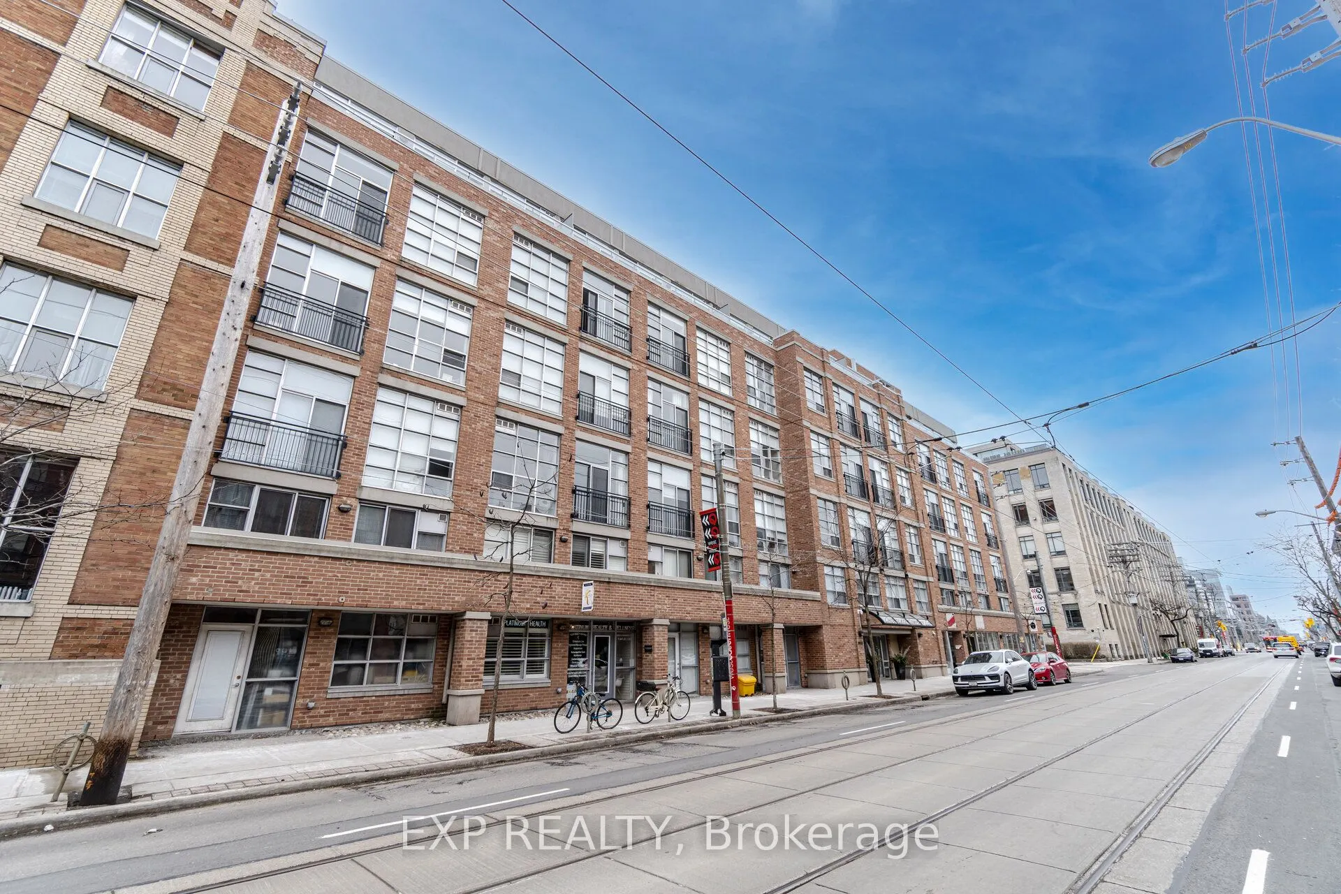 955 Queen Street W #513