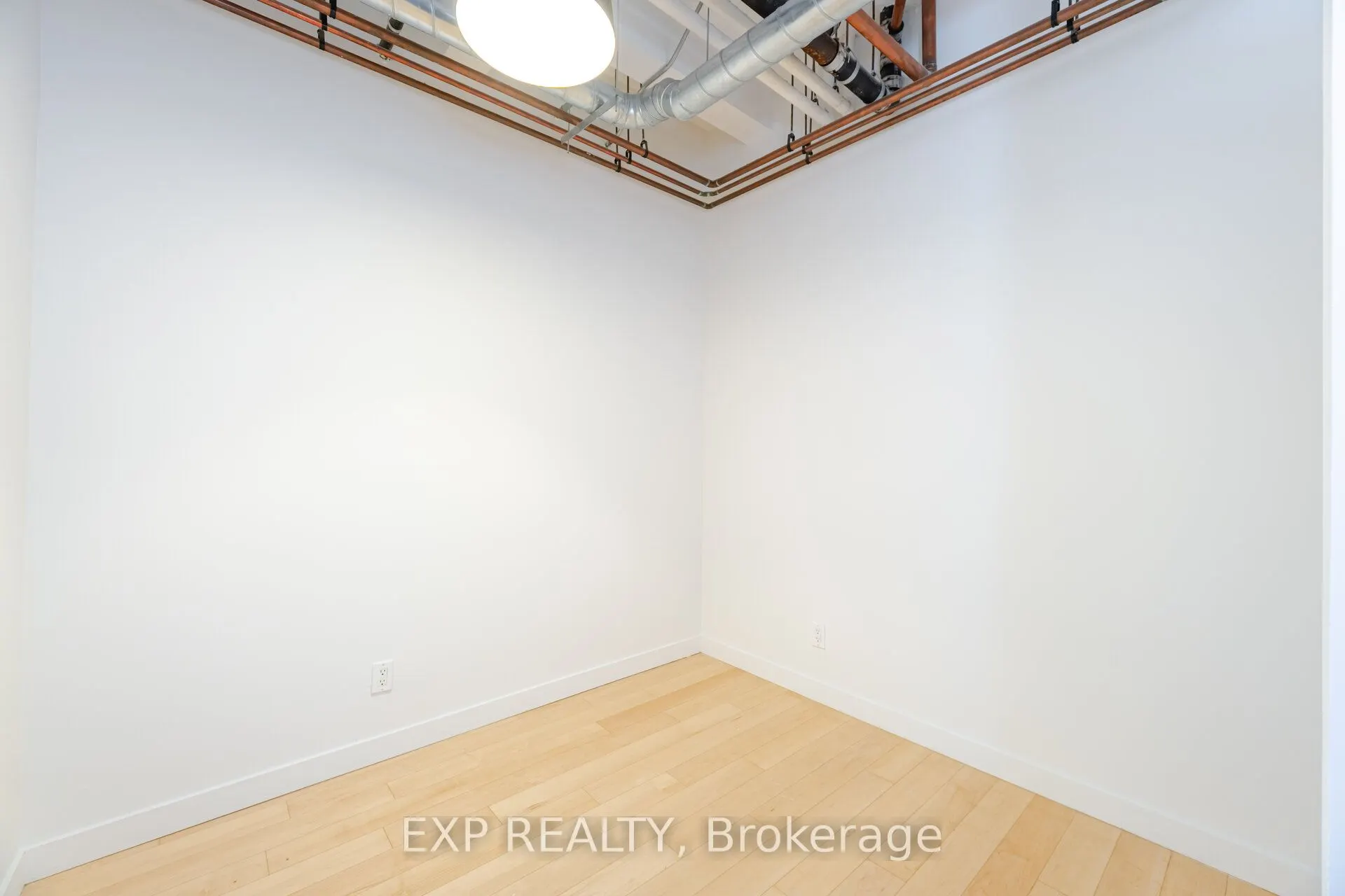 955 Queen Street W #513