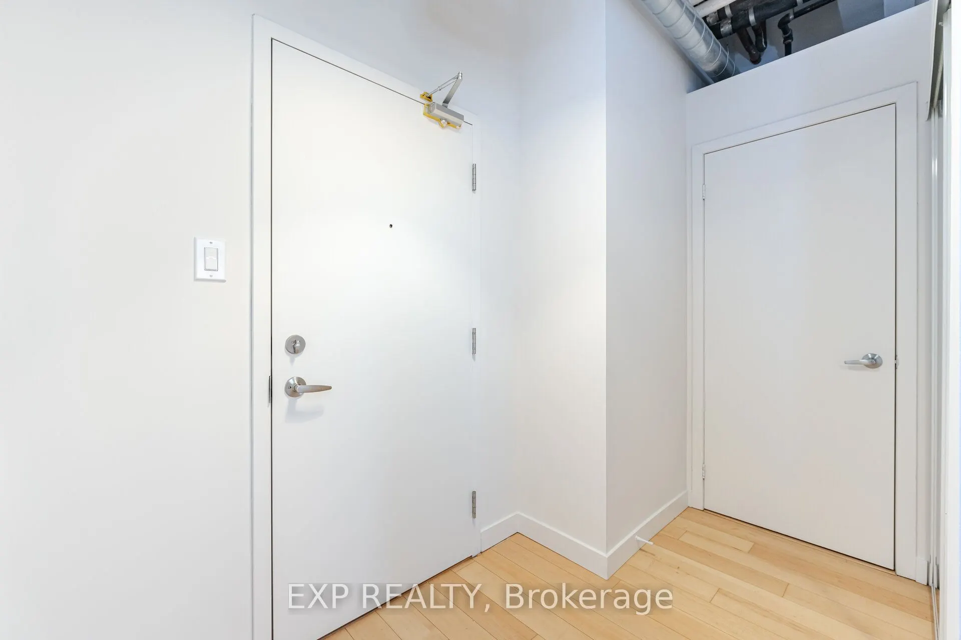 955 Queen Street W #513