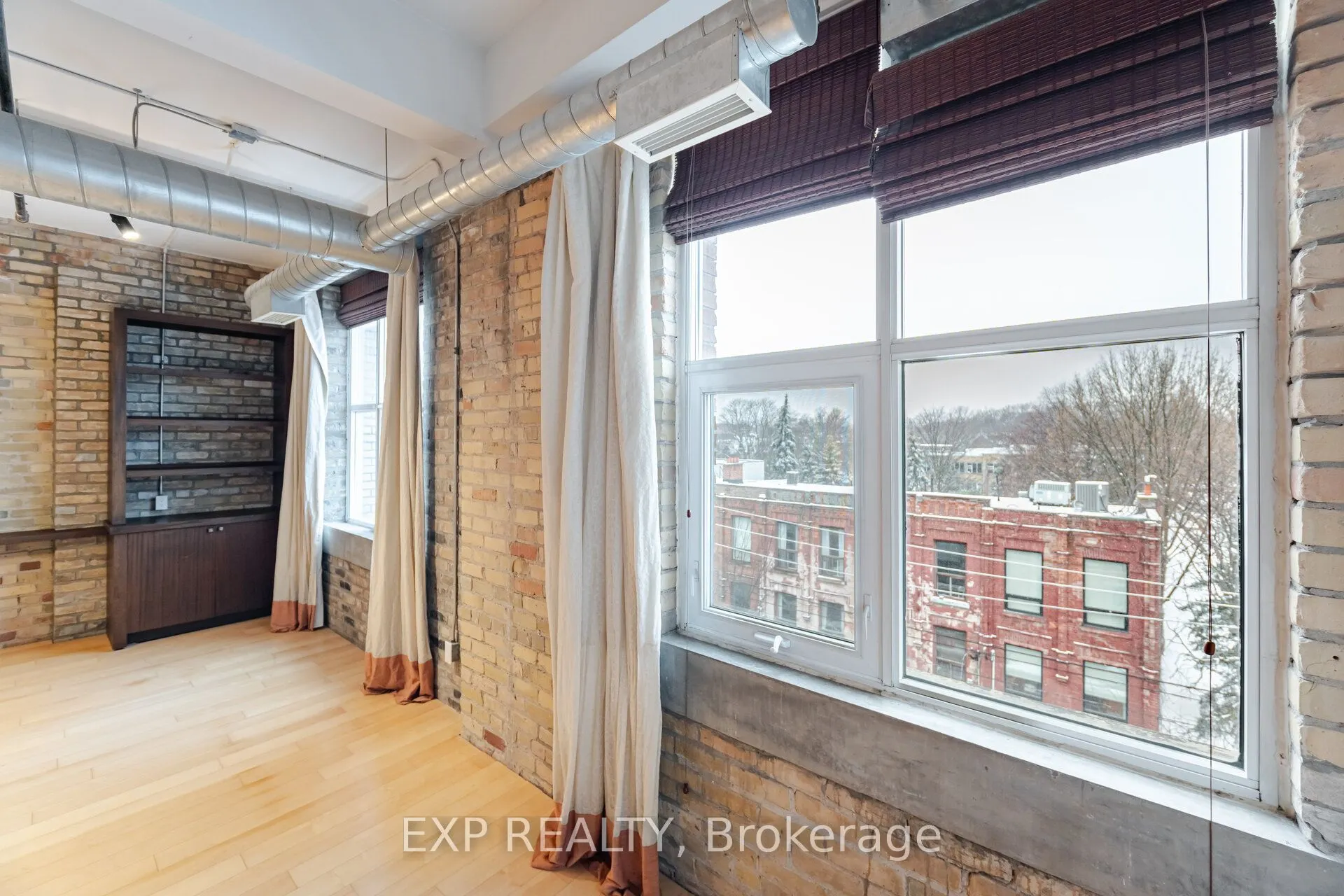955 Queen Street W #513