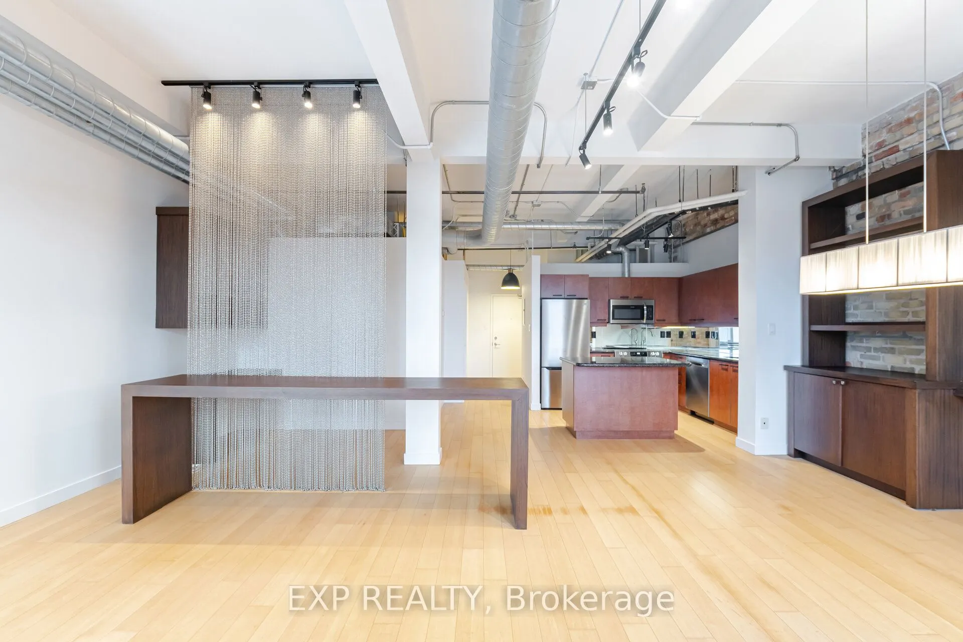 955 Queen Street W #513
