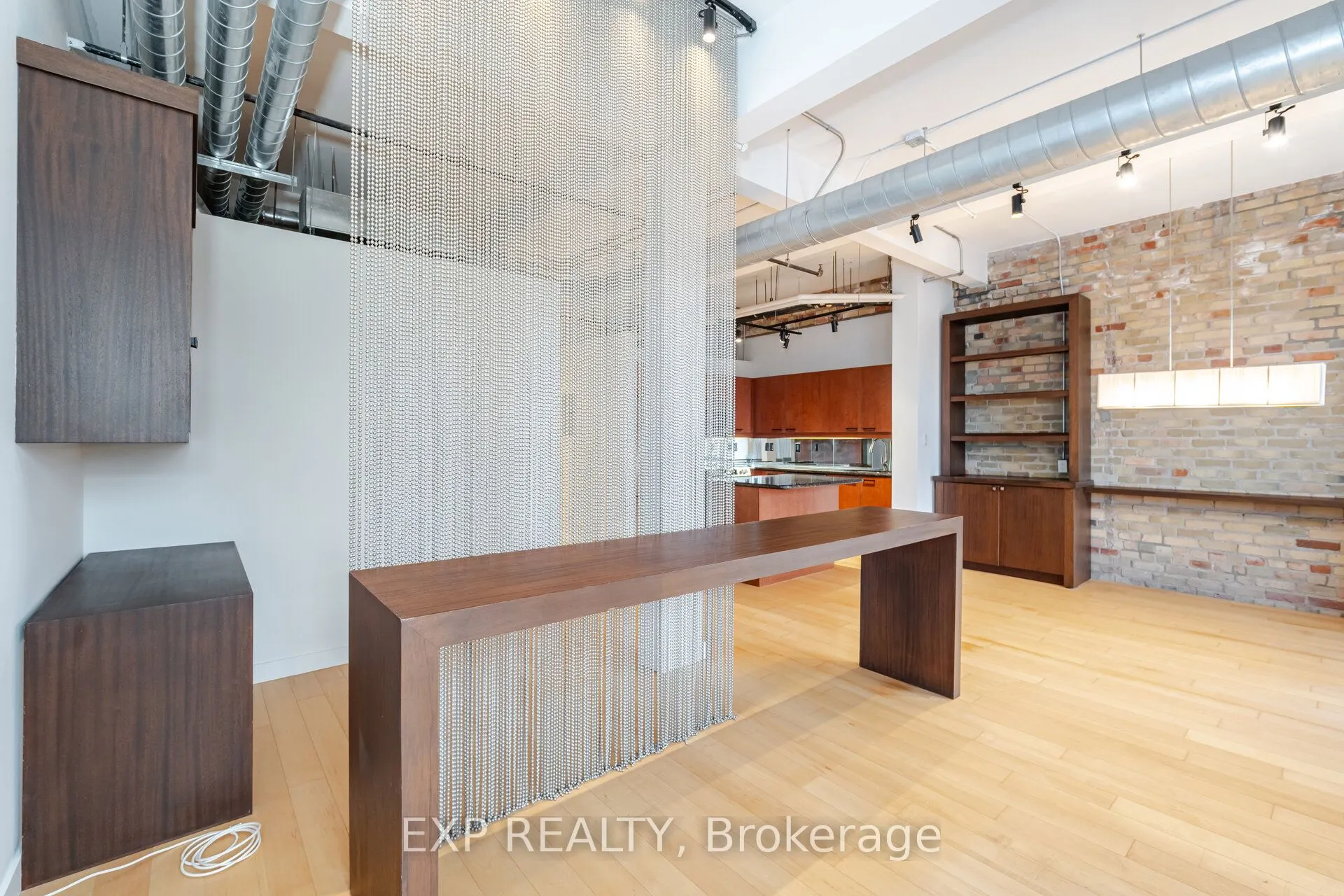 955 Queen Street W #513