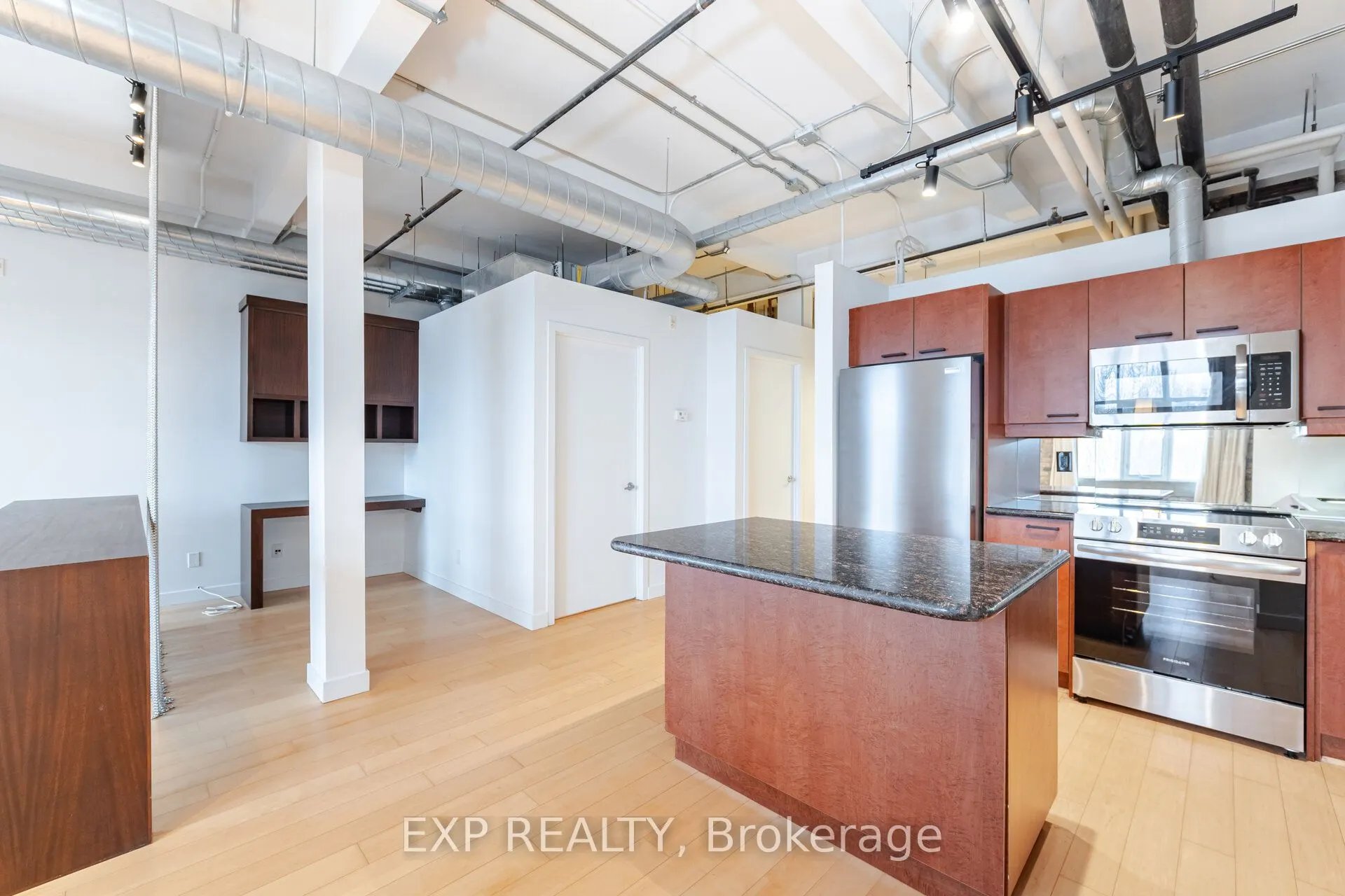 955 Queen Street W #513