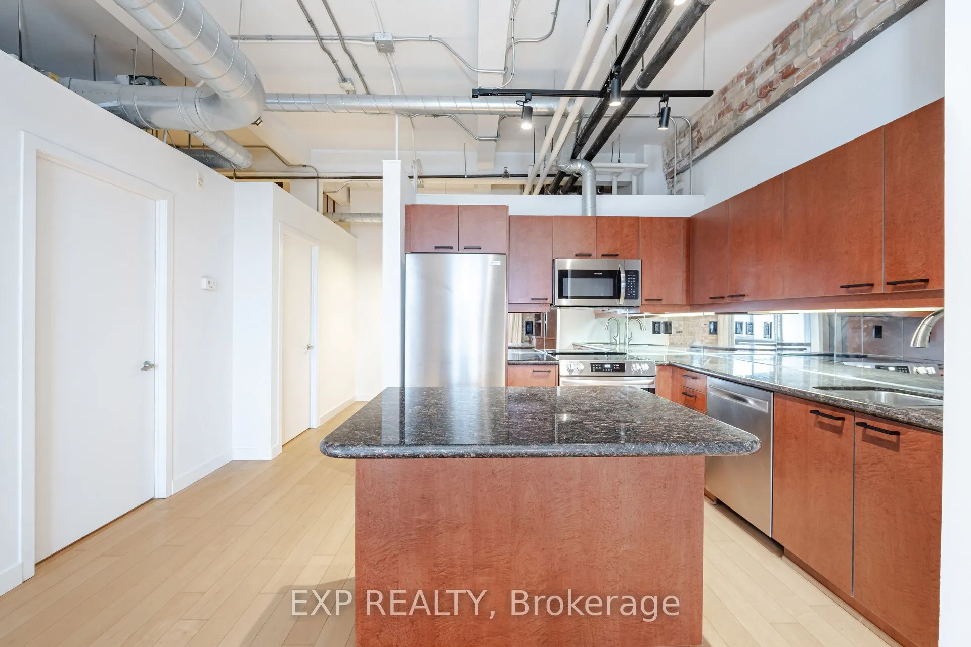 955 Queen Street W #513