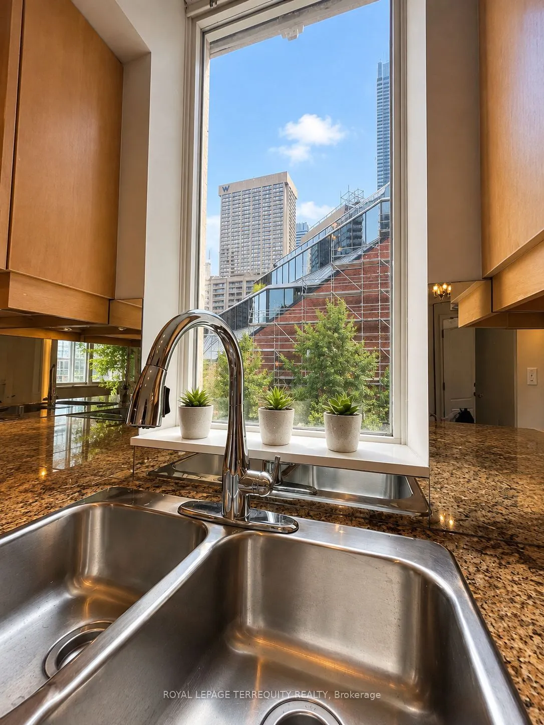 20 Collier Street #304