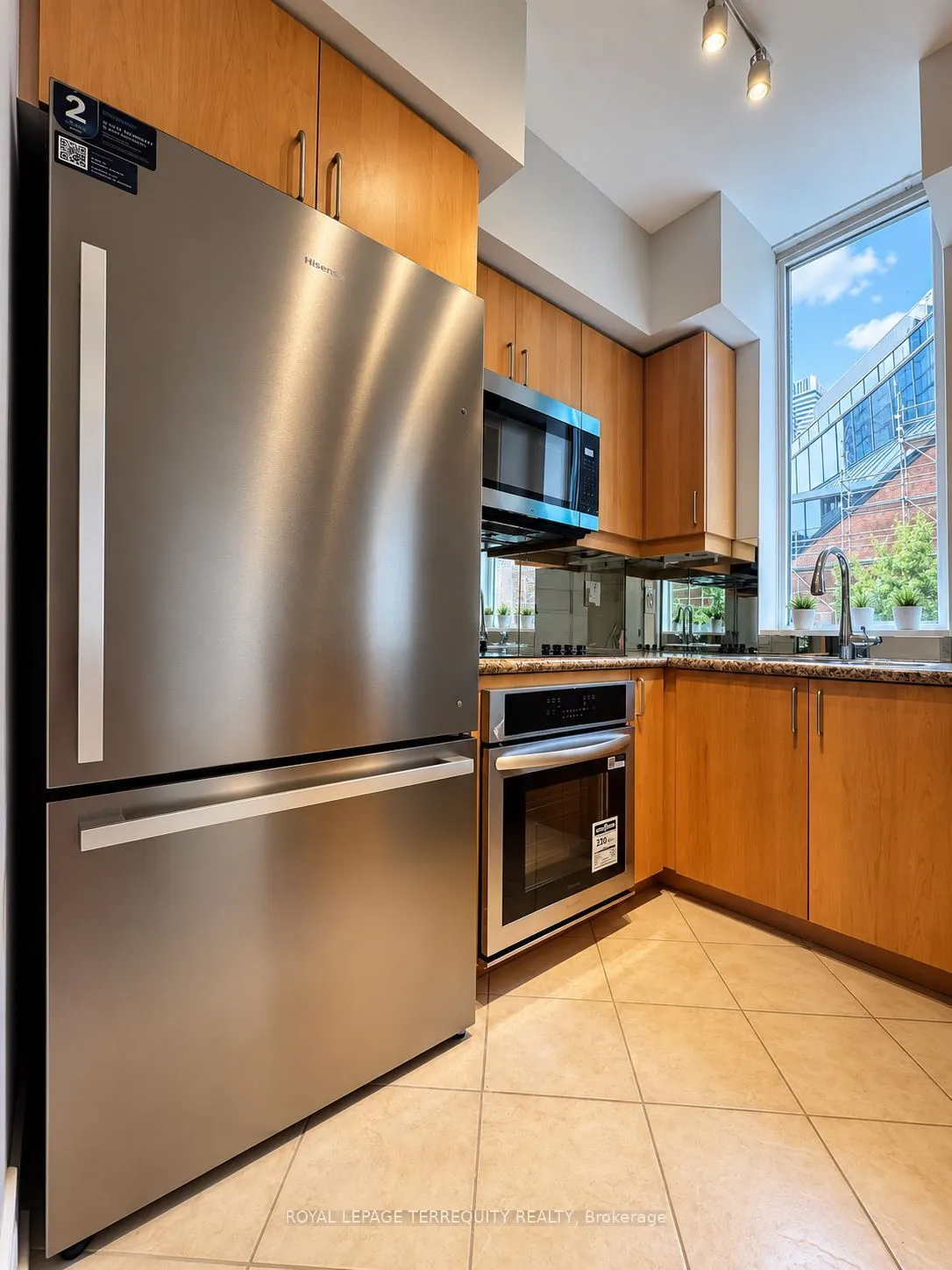 20 Collier Street #304