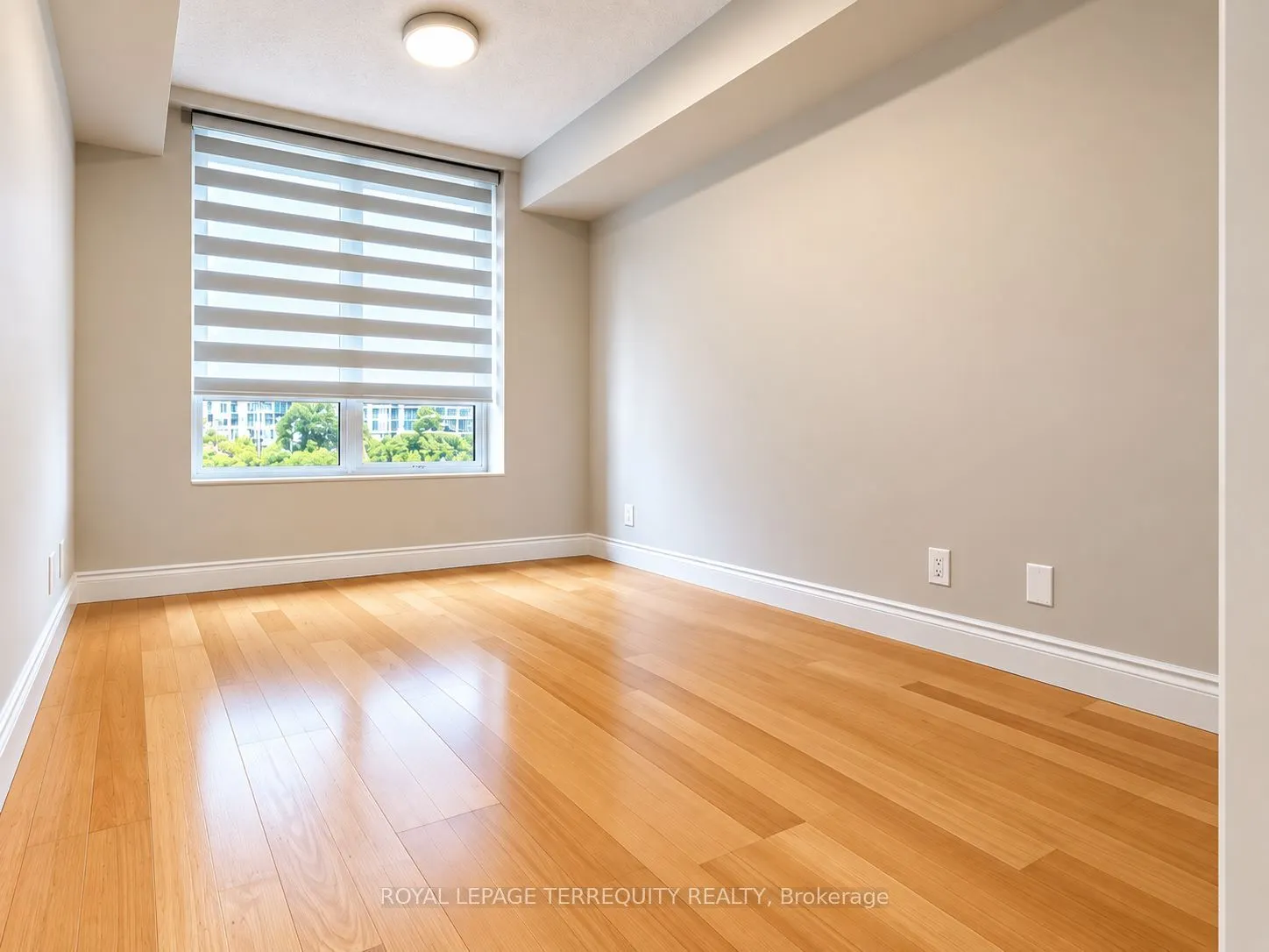 20 Collier Street #304