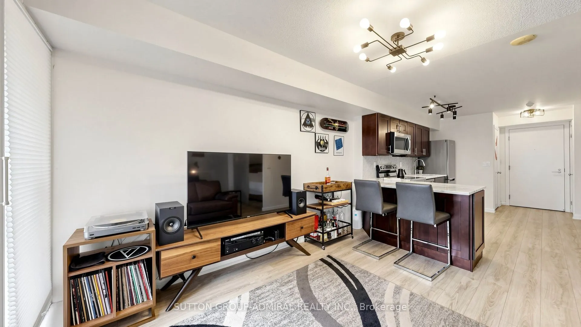 111 Elizabeth Street #922