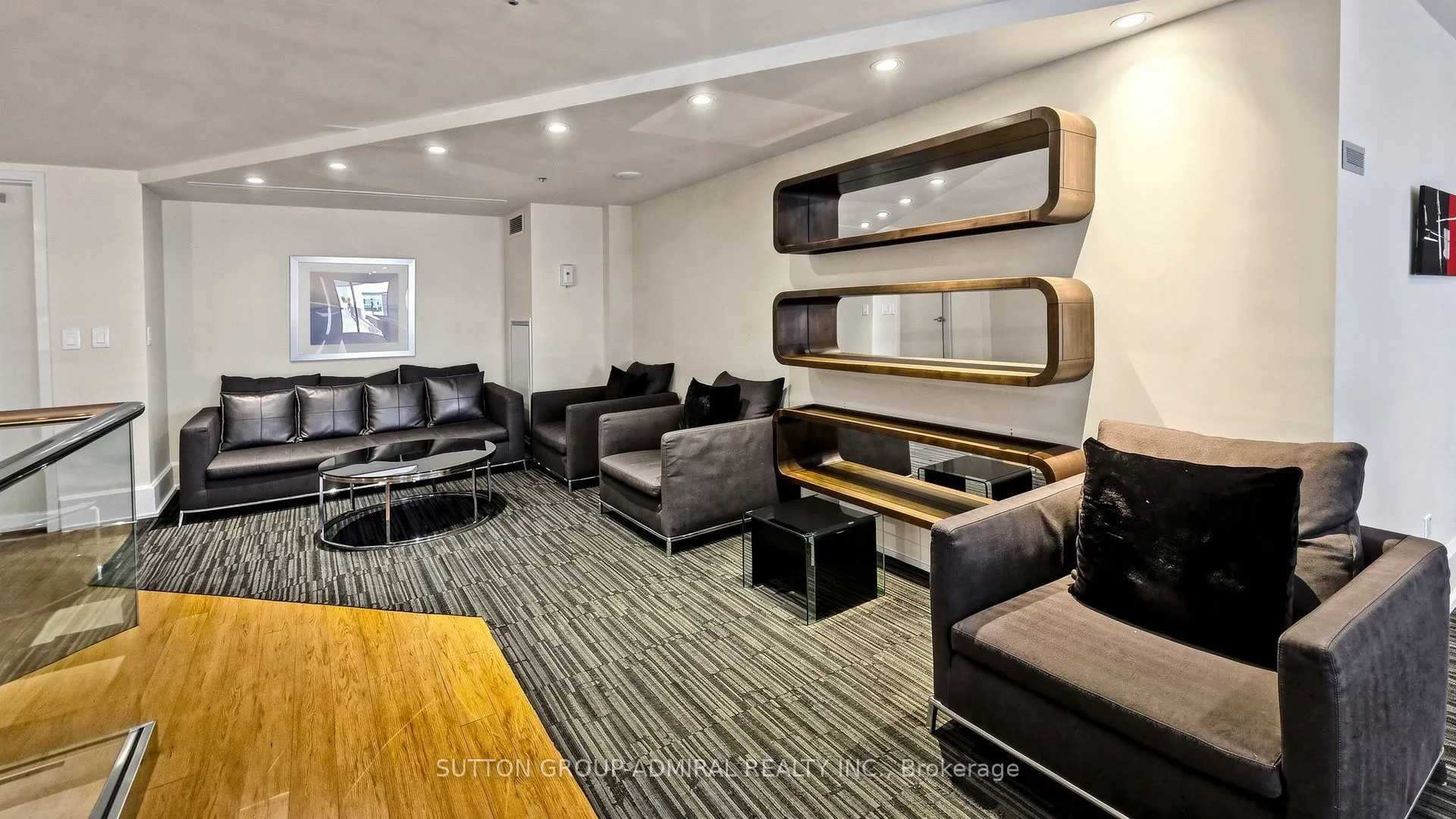 111 Elizabeth Street #922