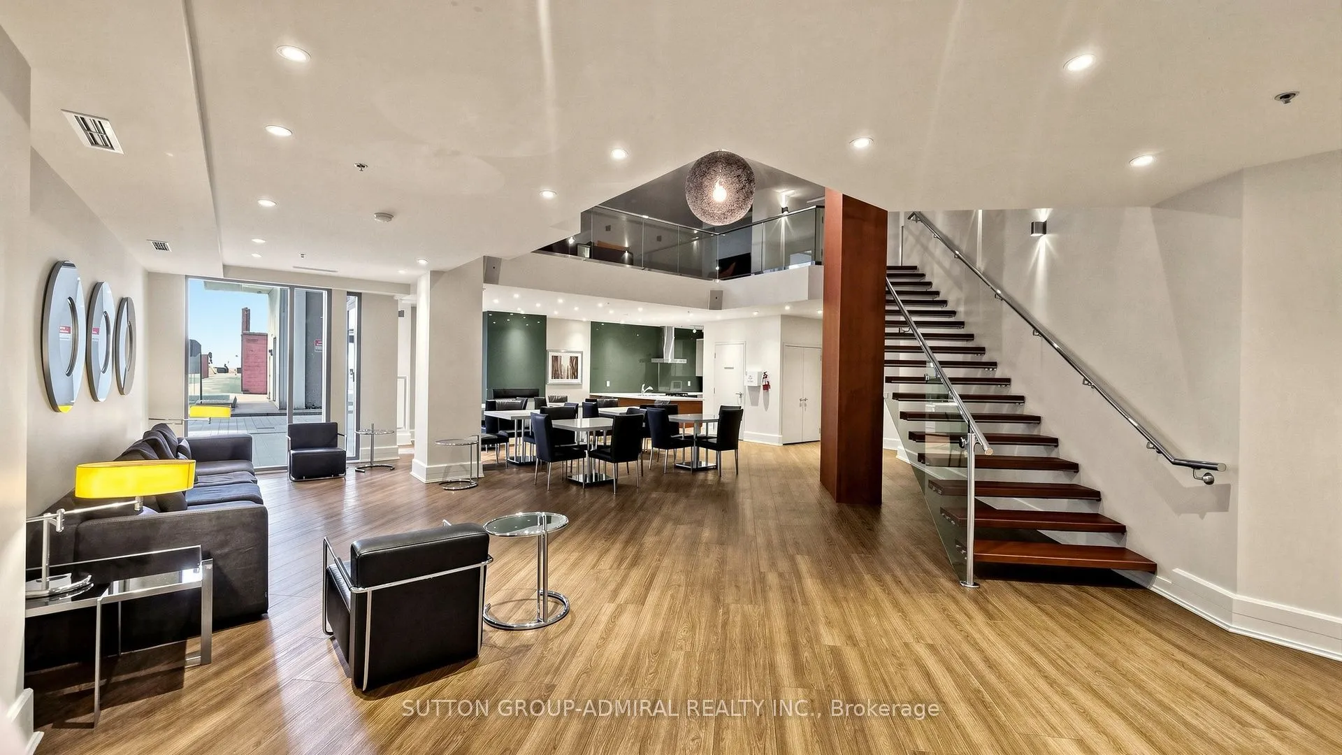 111 Elizabeth Street #922