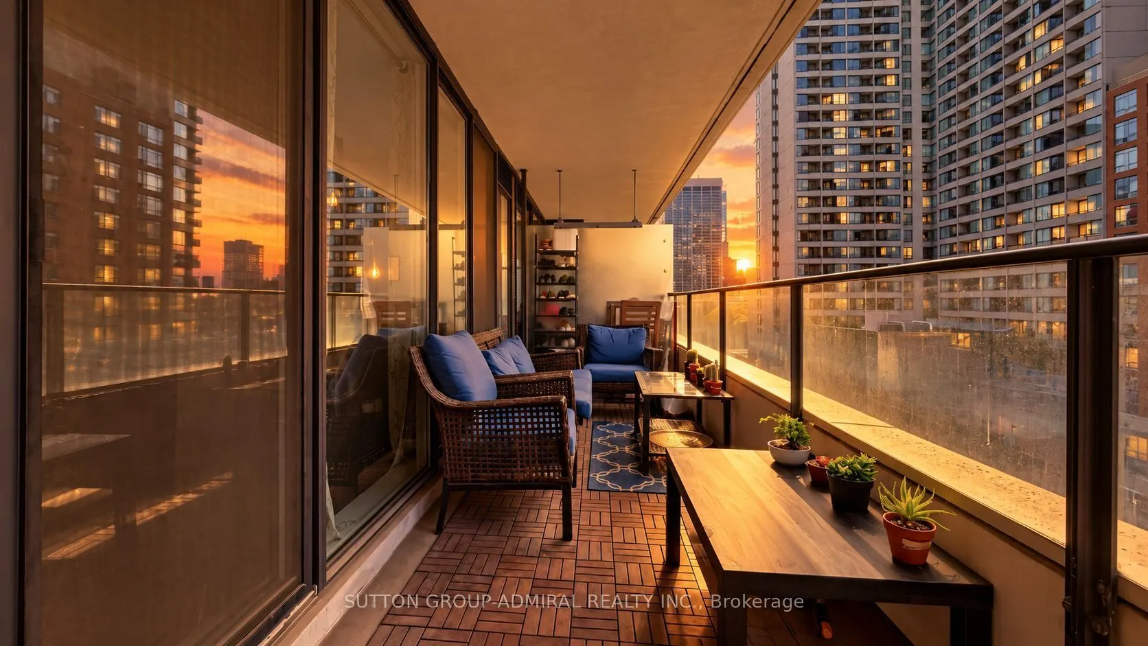111 Elizabeth Street #922