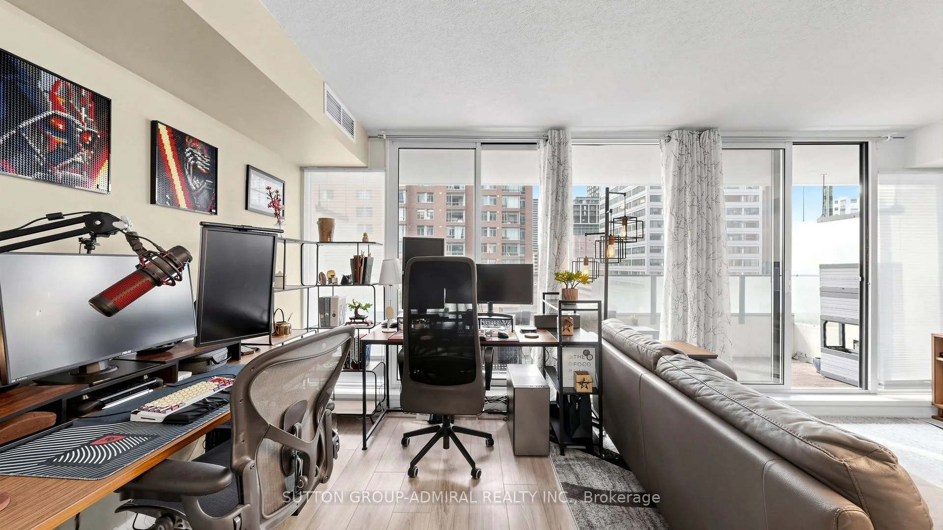 111 Elizabeth Street #922